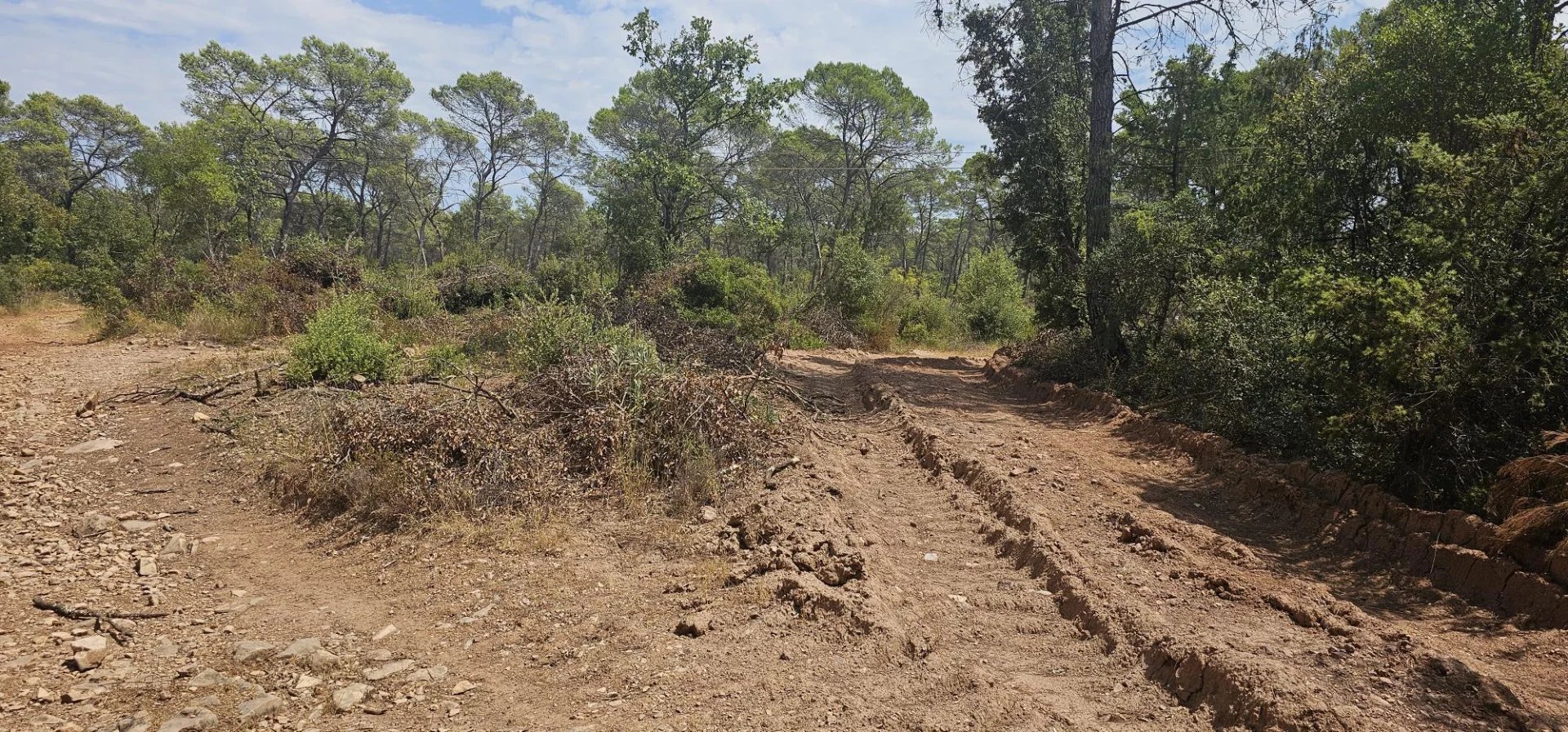 Terrain non constructible à vendre à Cabasse