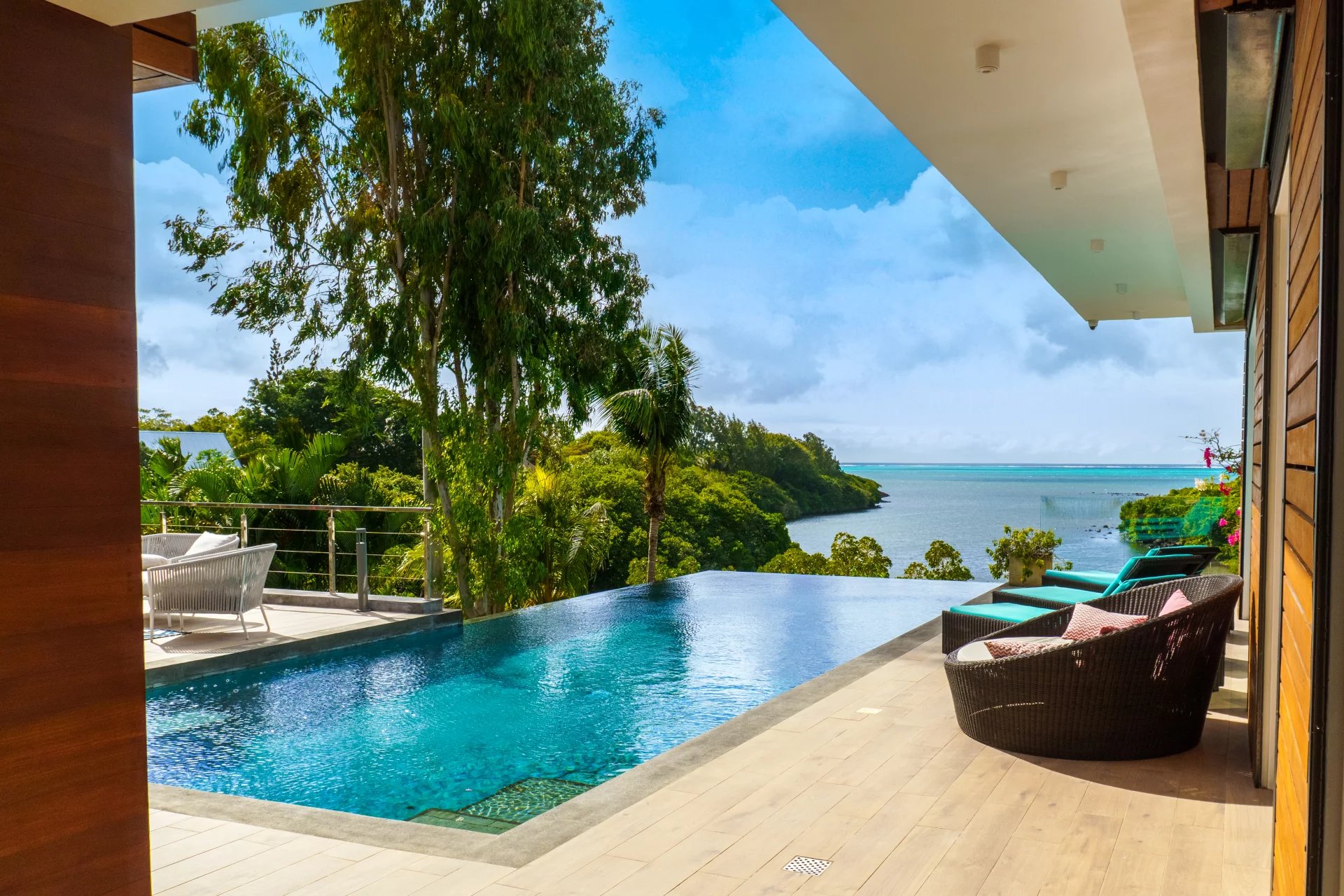 Exceptional Villa in Azuri – Luxury Living Between Golf, Marina and the Lagoon