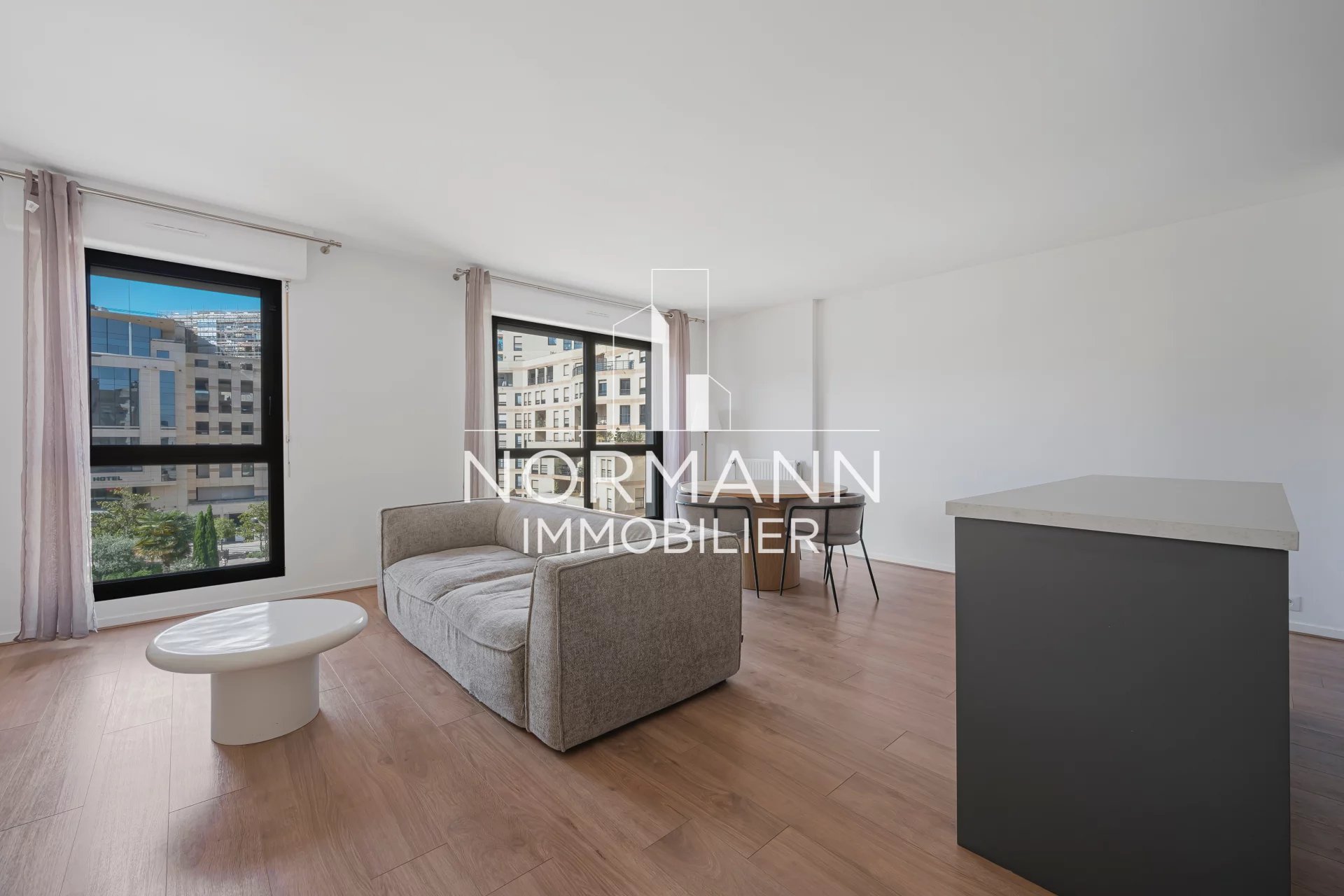 Sale Apartment Levallois-Perret Front de Seine