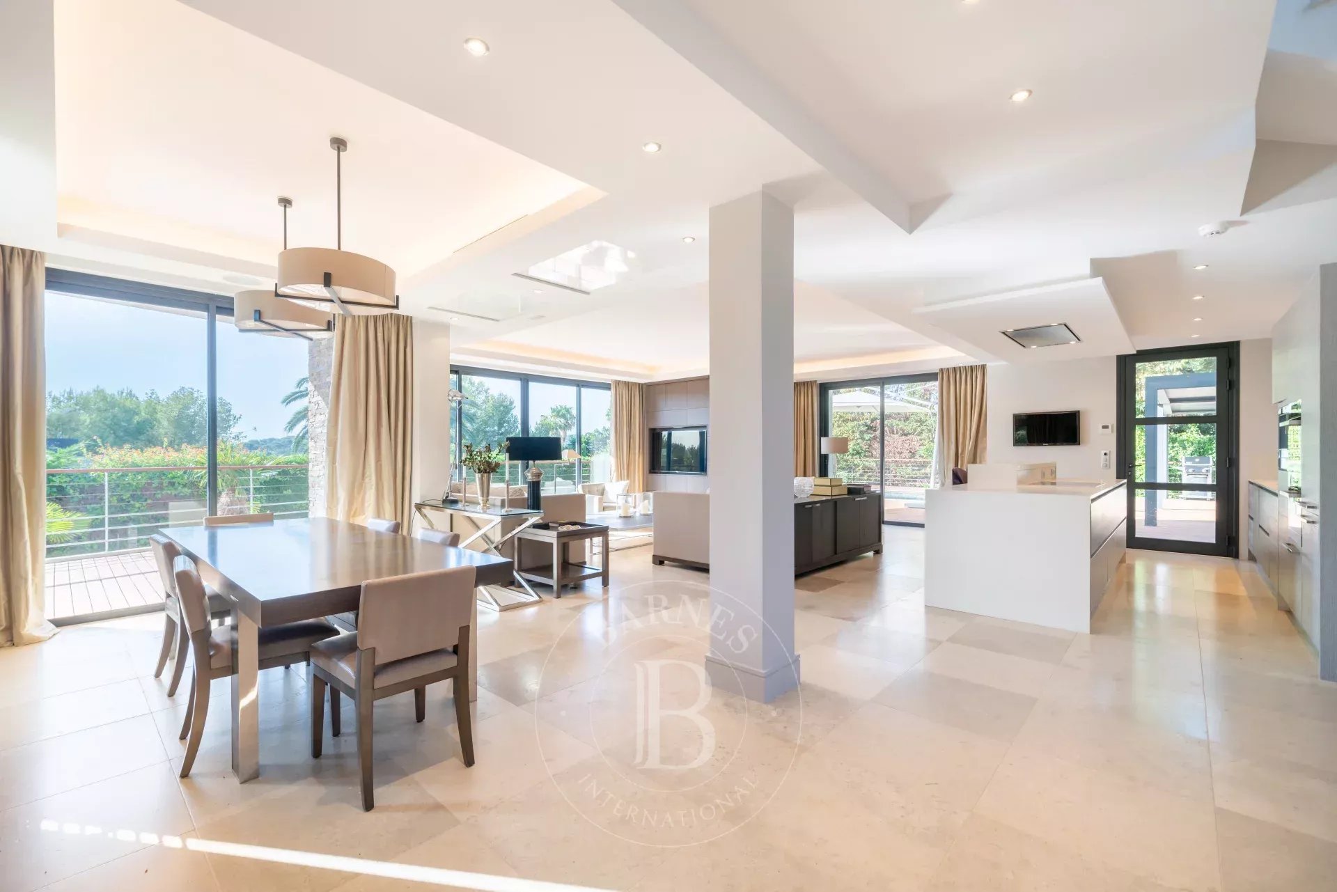 Villa Antibes - picture 4
