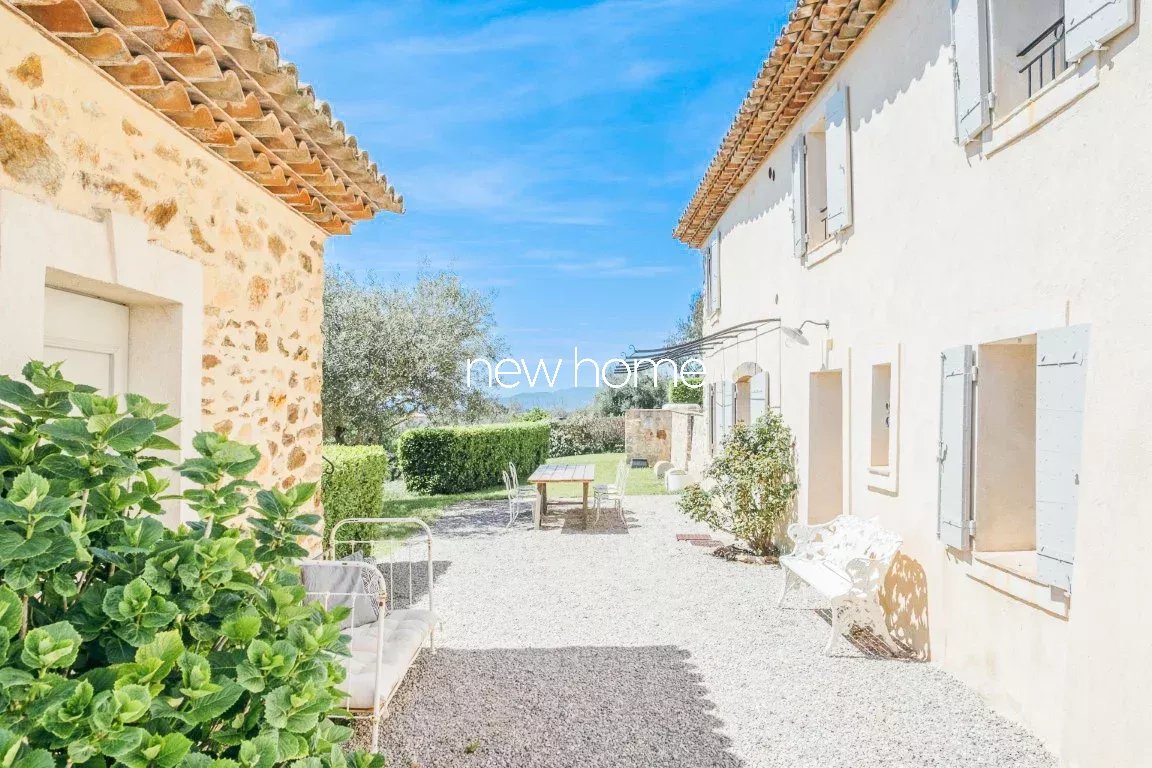 Ancienne ferme de 1850 avec vue panoramique à Tanneron! Un véritable rêve provençal