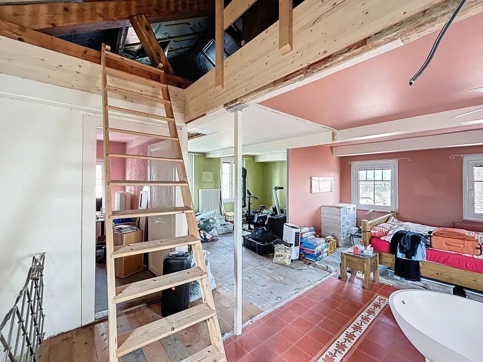 Grande maison à rénover au cœur du village ! Magnifique vue !