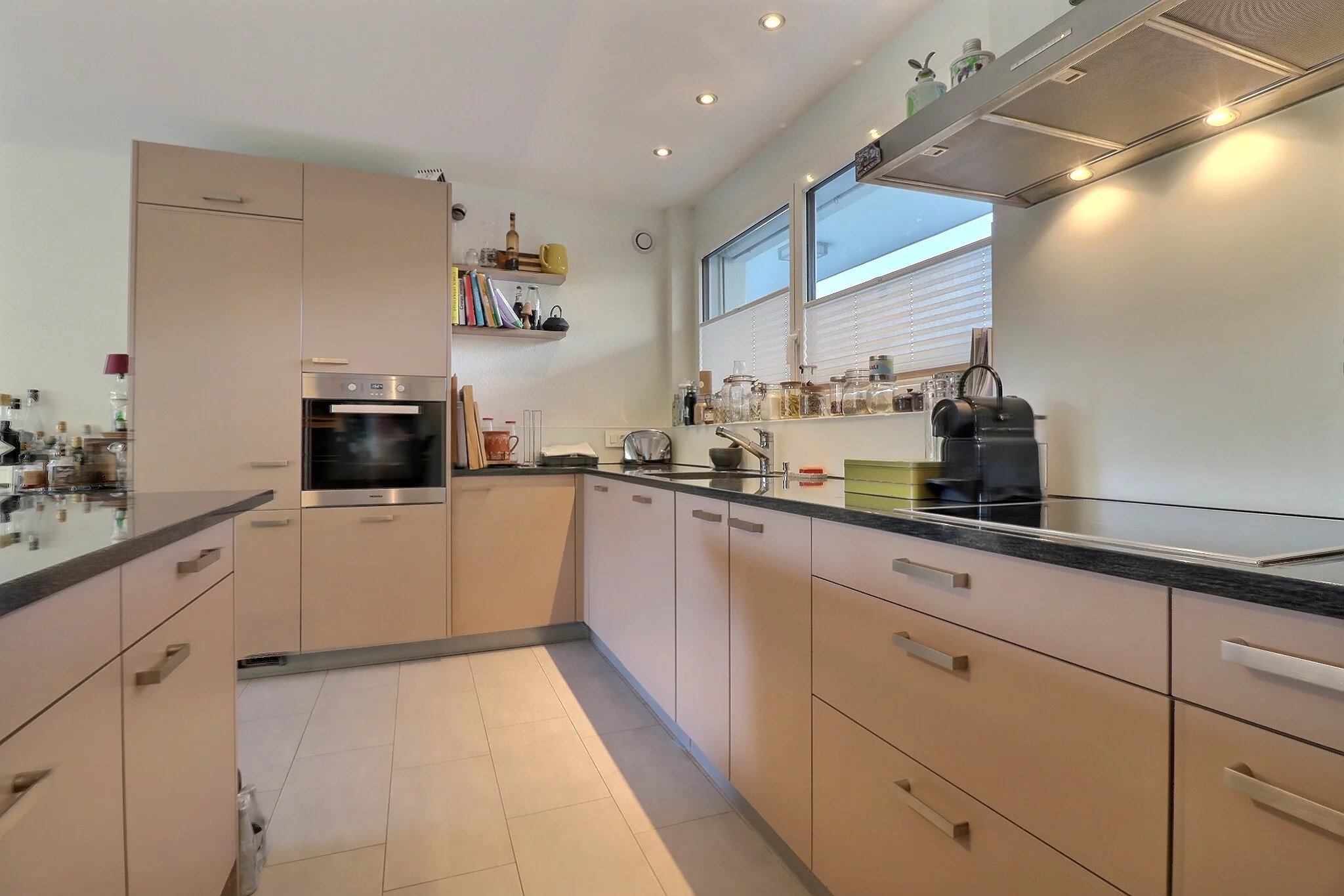 Élégant appartement 5.5 pièces avec jardin et terrasse