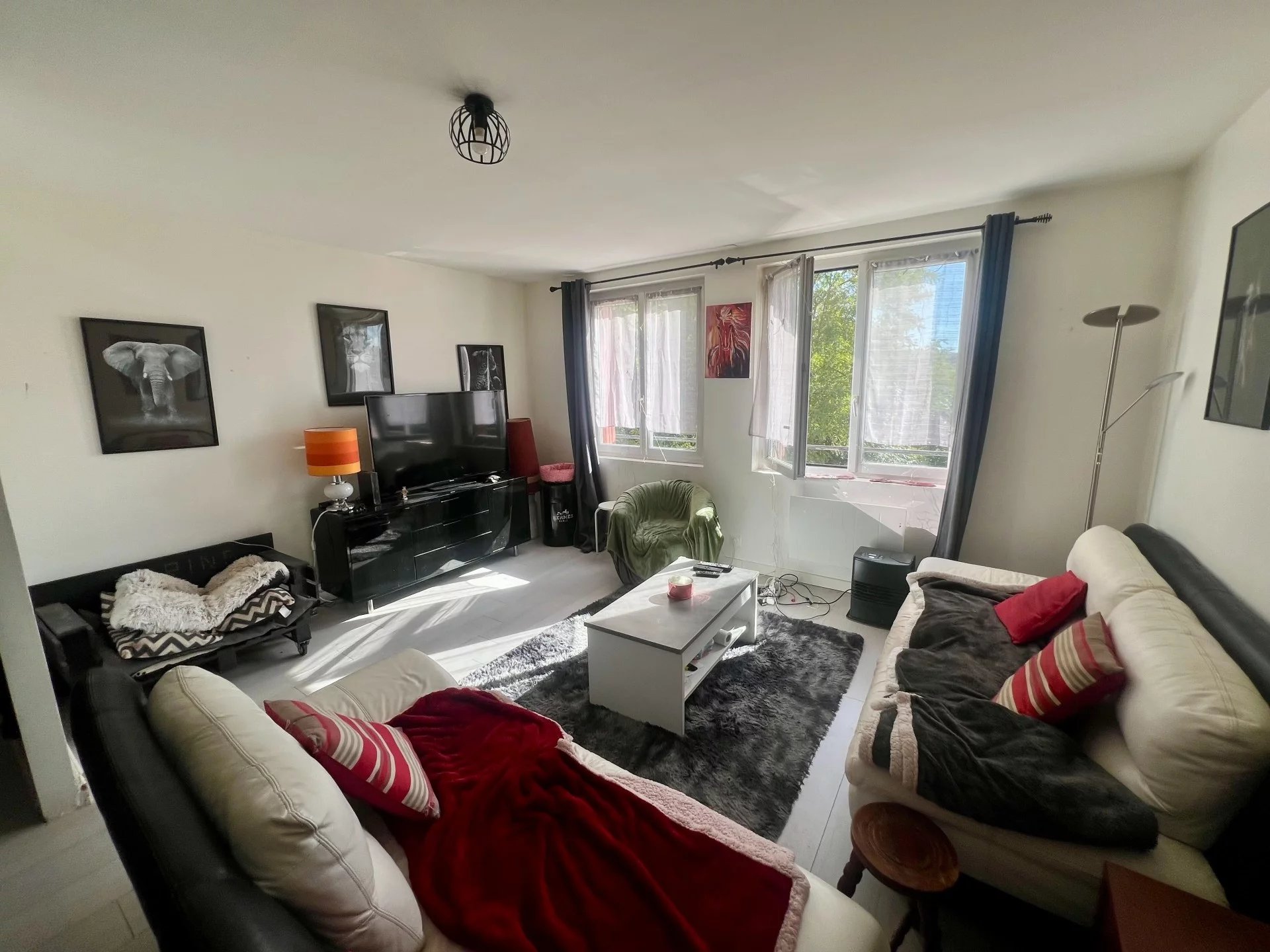 SAINT MAURICE MONTCOURONNE - Appartement F3 avec jardin