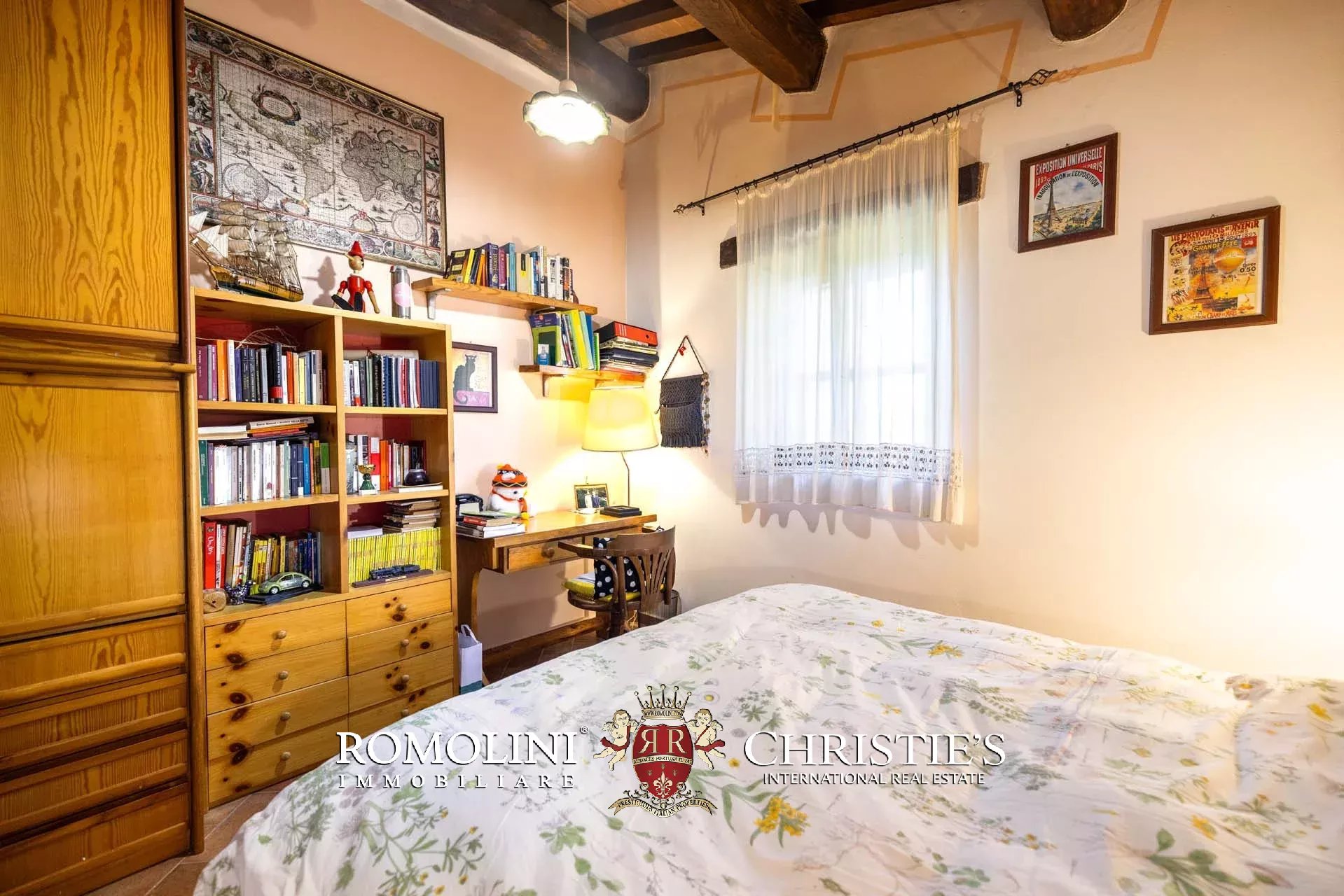 6 Bedroom Villa/Townhouse's Image 41