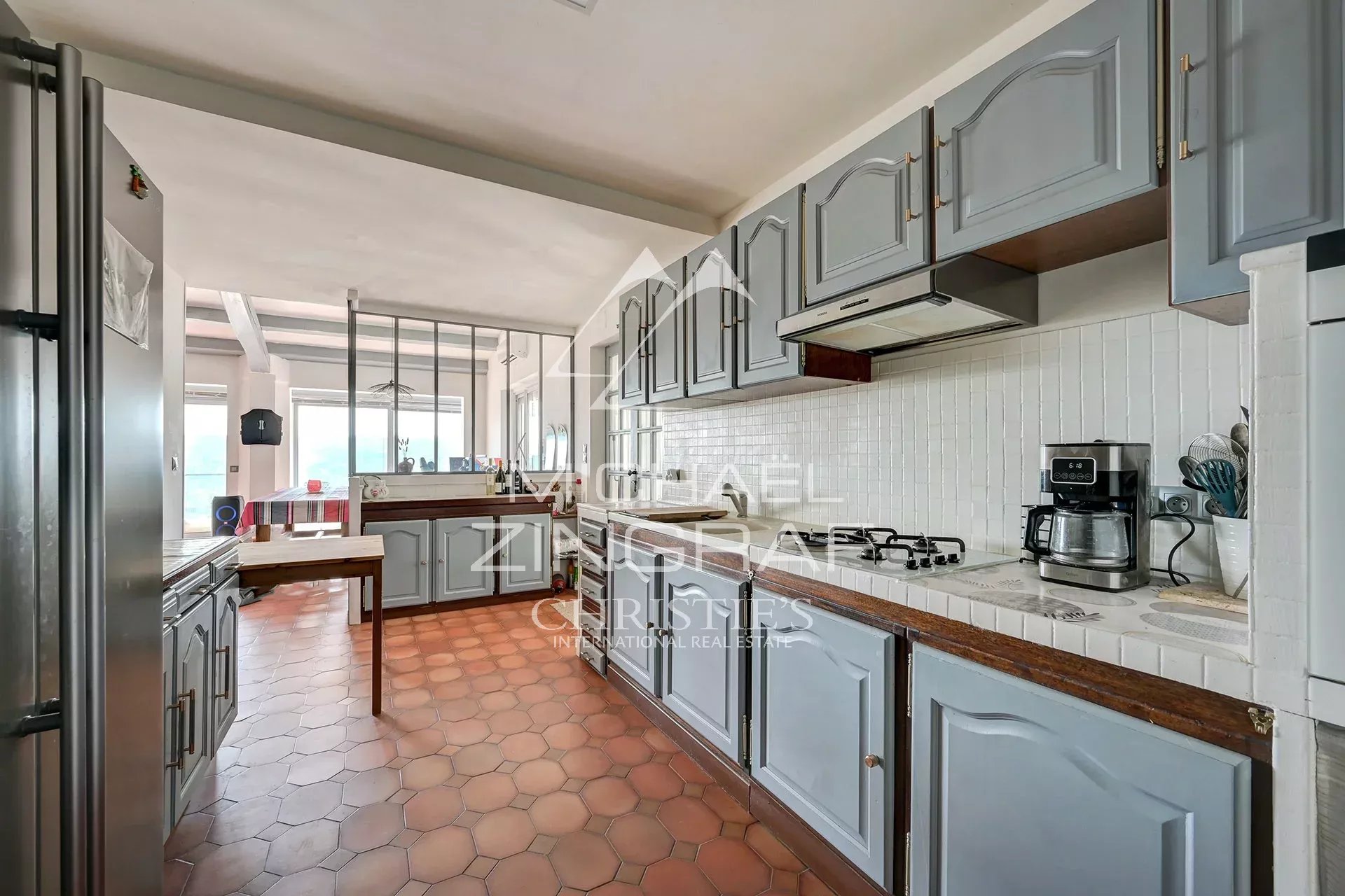 5 Bedroom Villa/Townhouse's Image 3