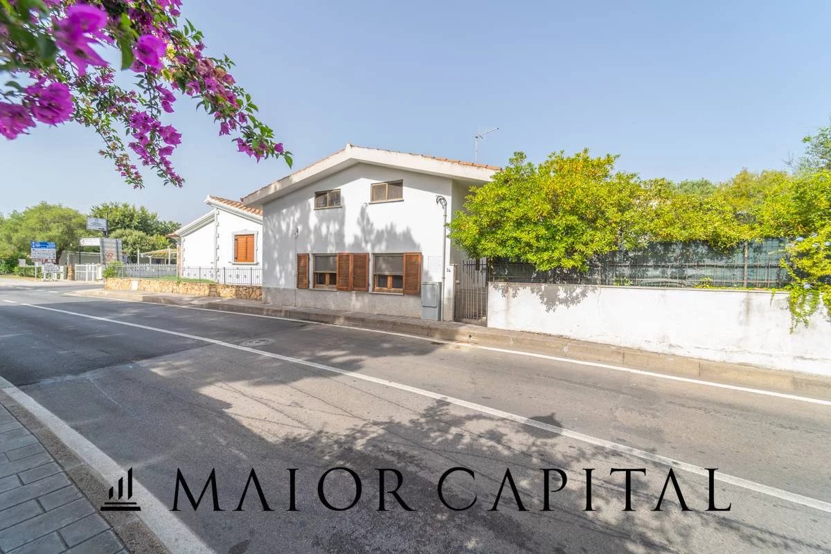 San Teodoro | Villa con giardino al Centro di San Teodoro