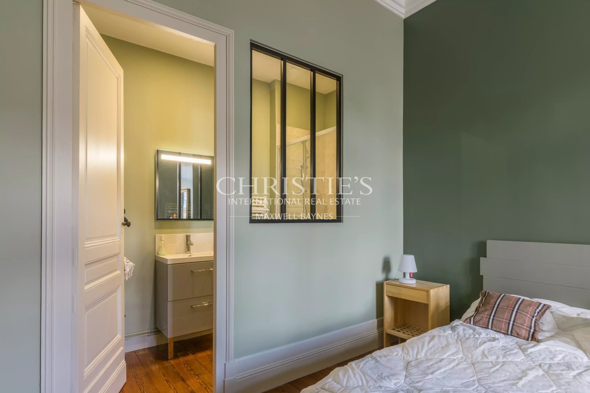 7 Bedroom Villa/Townhouse's Image 20