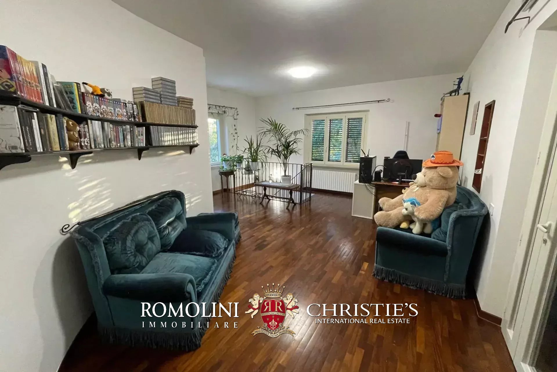 7 Bedroom Villa/Townhouse's Image 25