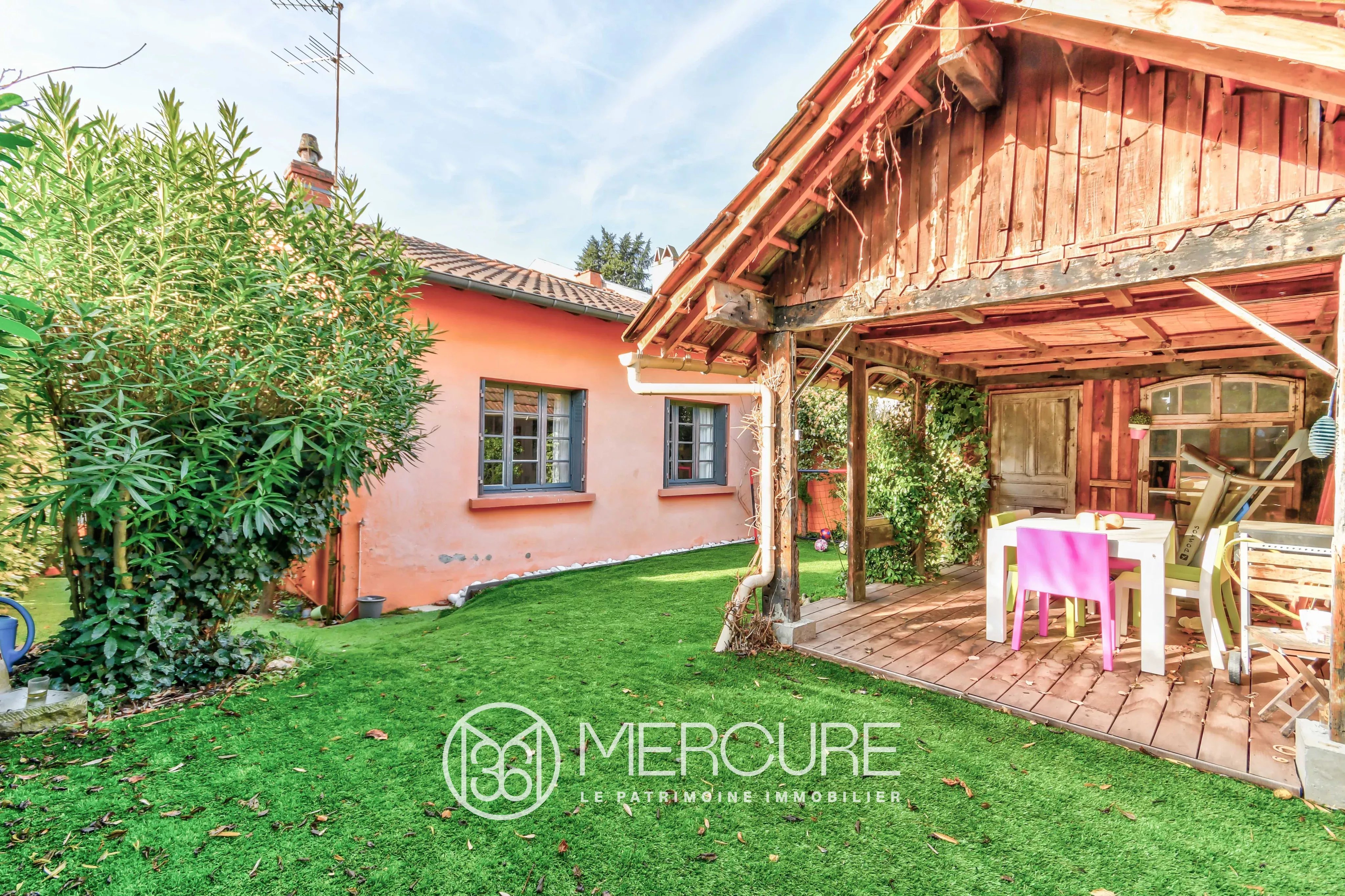 TOWN HOUSE – NICE GARDEN - 8336TS