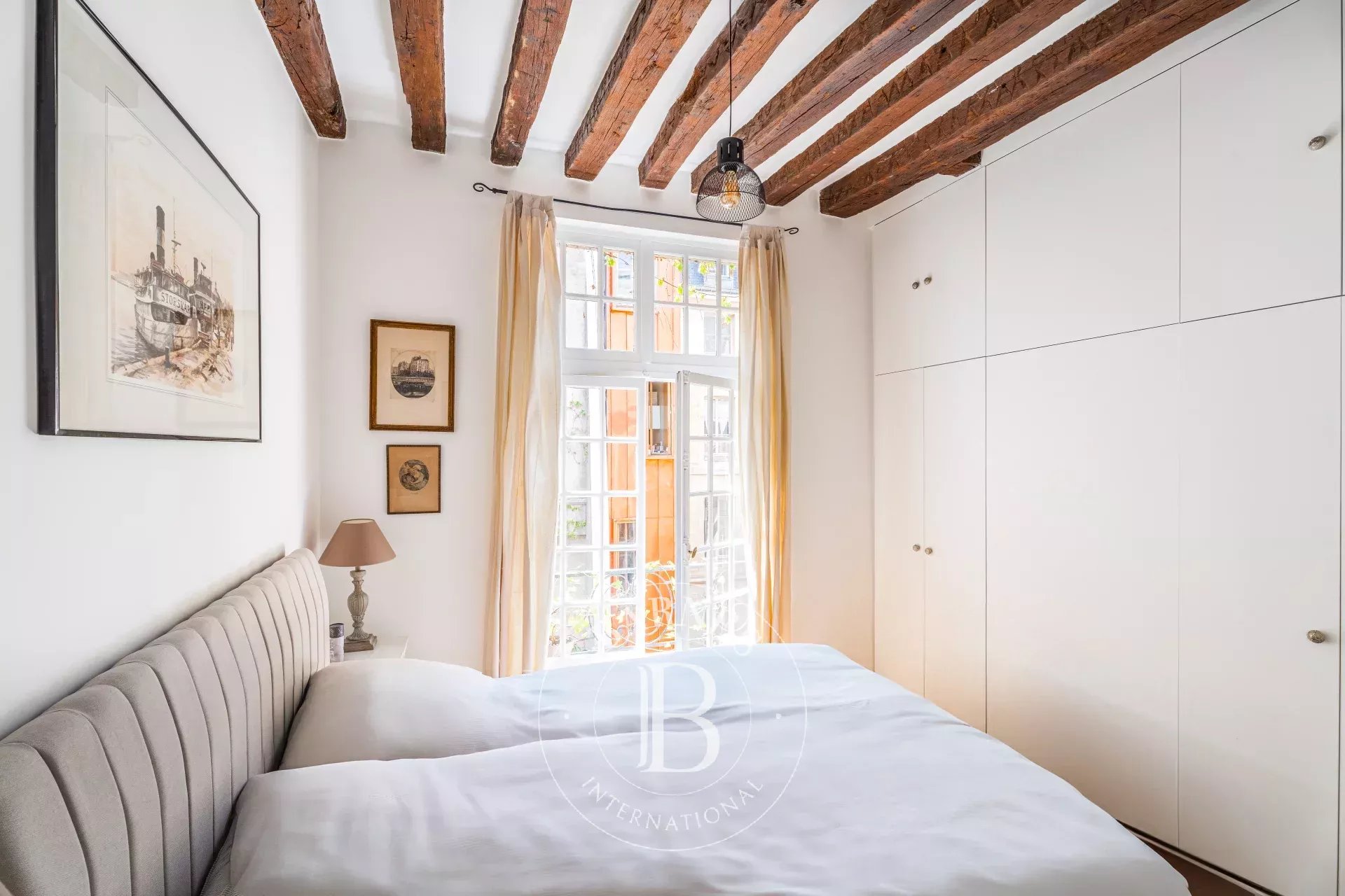 Daire Paris 4ème - picture 15