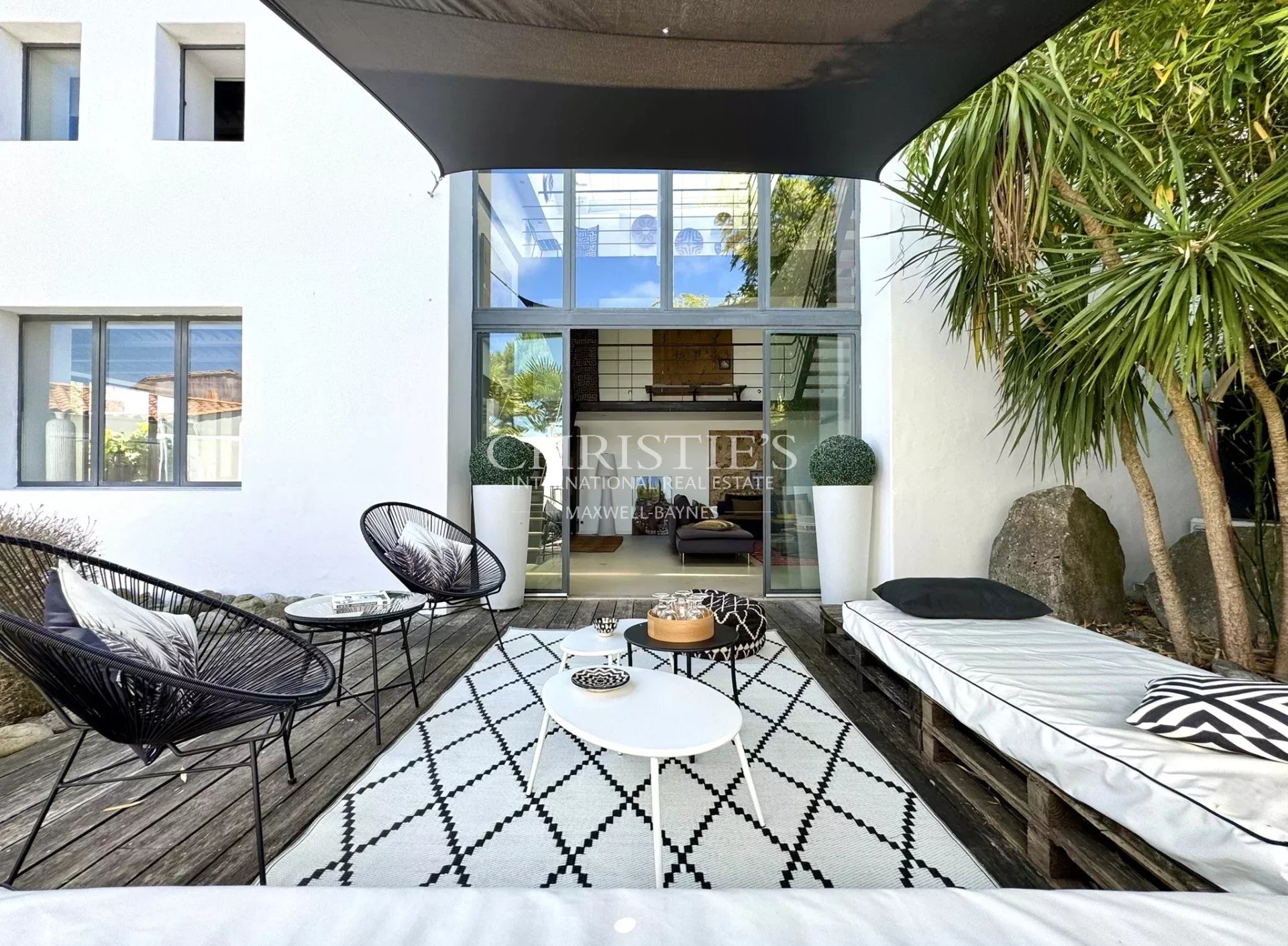 4 Bedroom Villa/Townhouse's Image 8