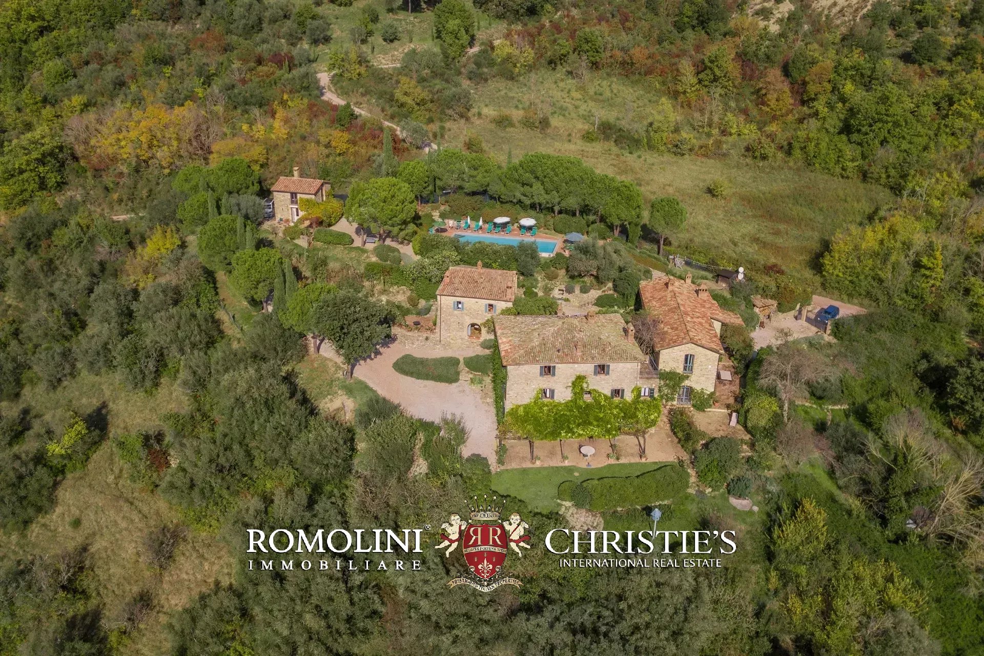  FINELY RESTORED RURAL COMPLEX FOR SALE IN UMBERTIDE UMBRIA