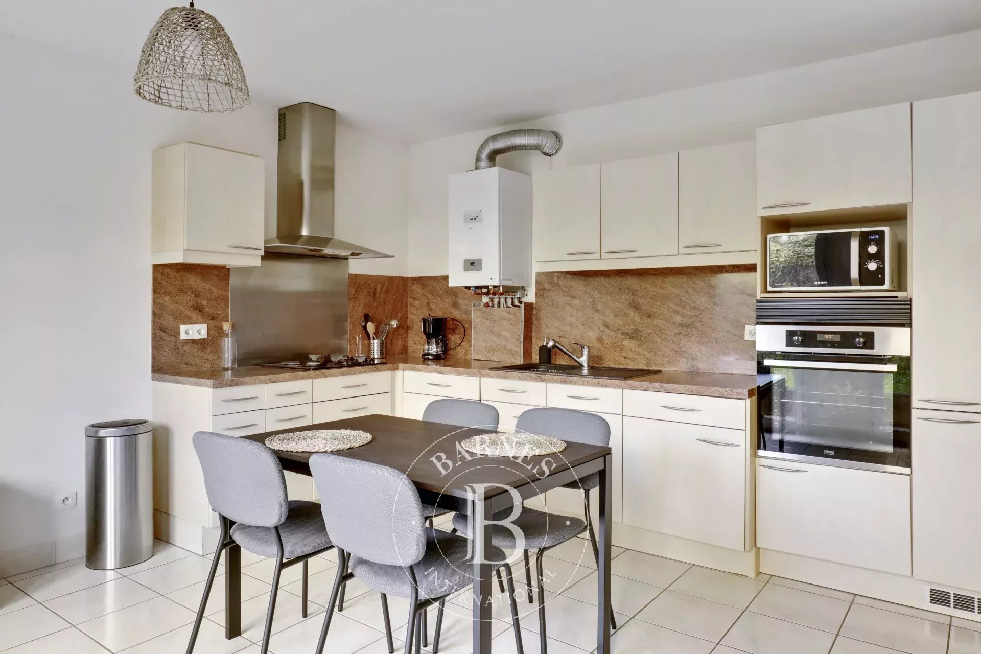 Daire Collonges-au-Mont-d'Or