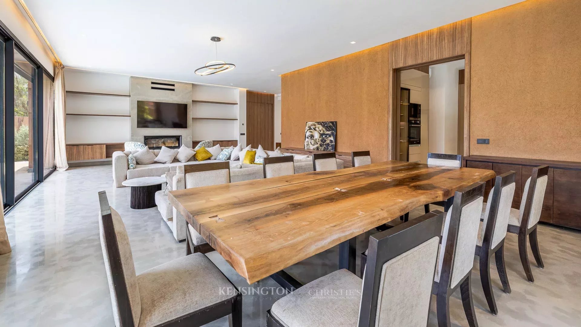 5 Bedroom Villa/Townhouse's Image 4