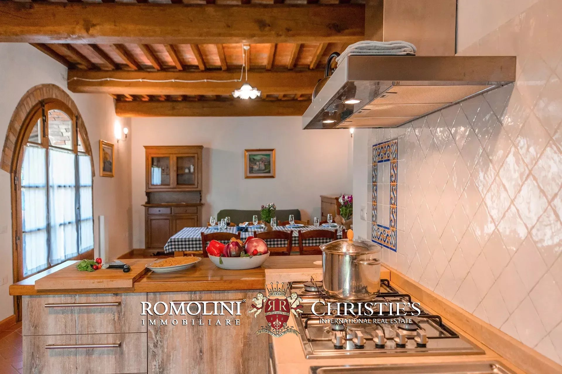 8 Bedroom Villa/Townhouse's Image 40