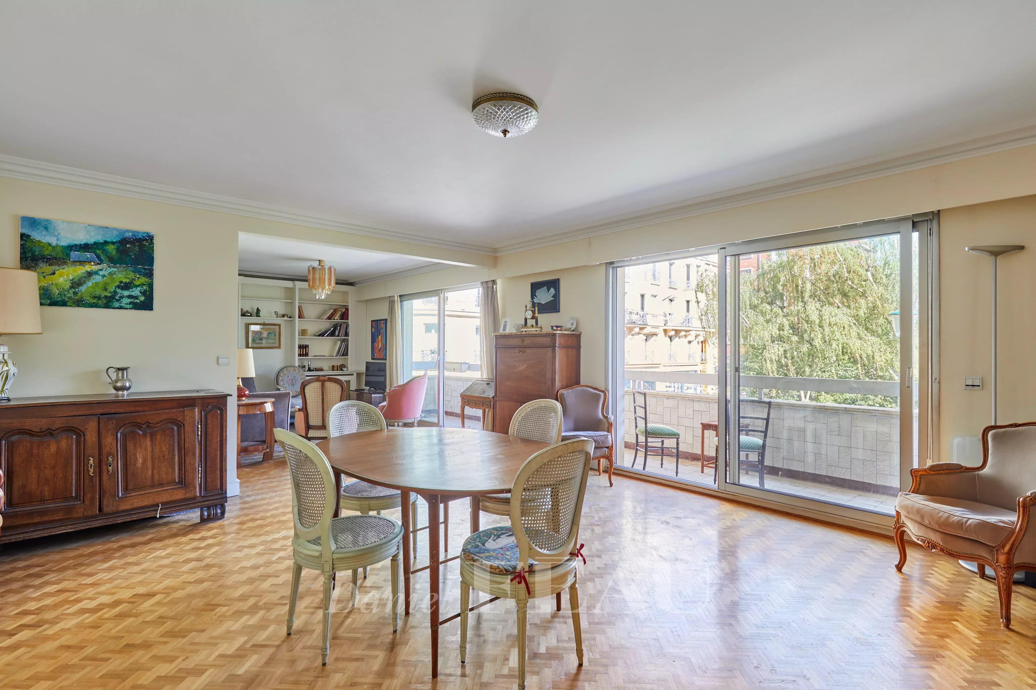 Sale Apartment Paris 17th