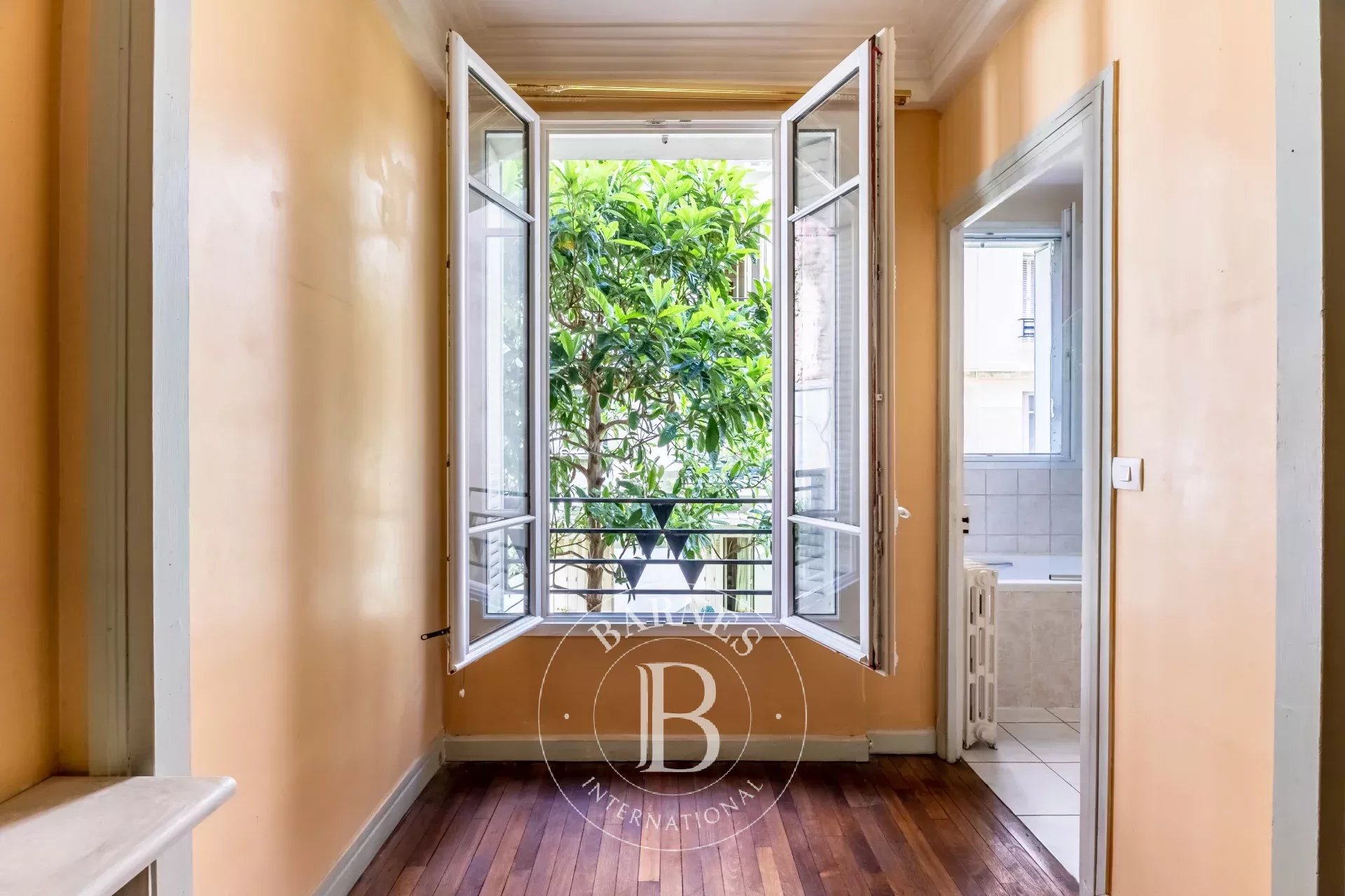 Daire Paris 8ème - picture 8