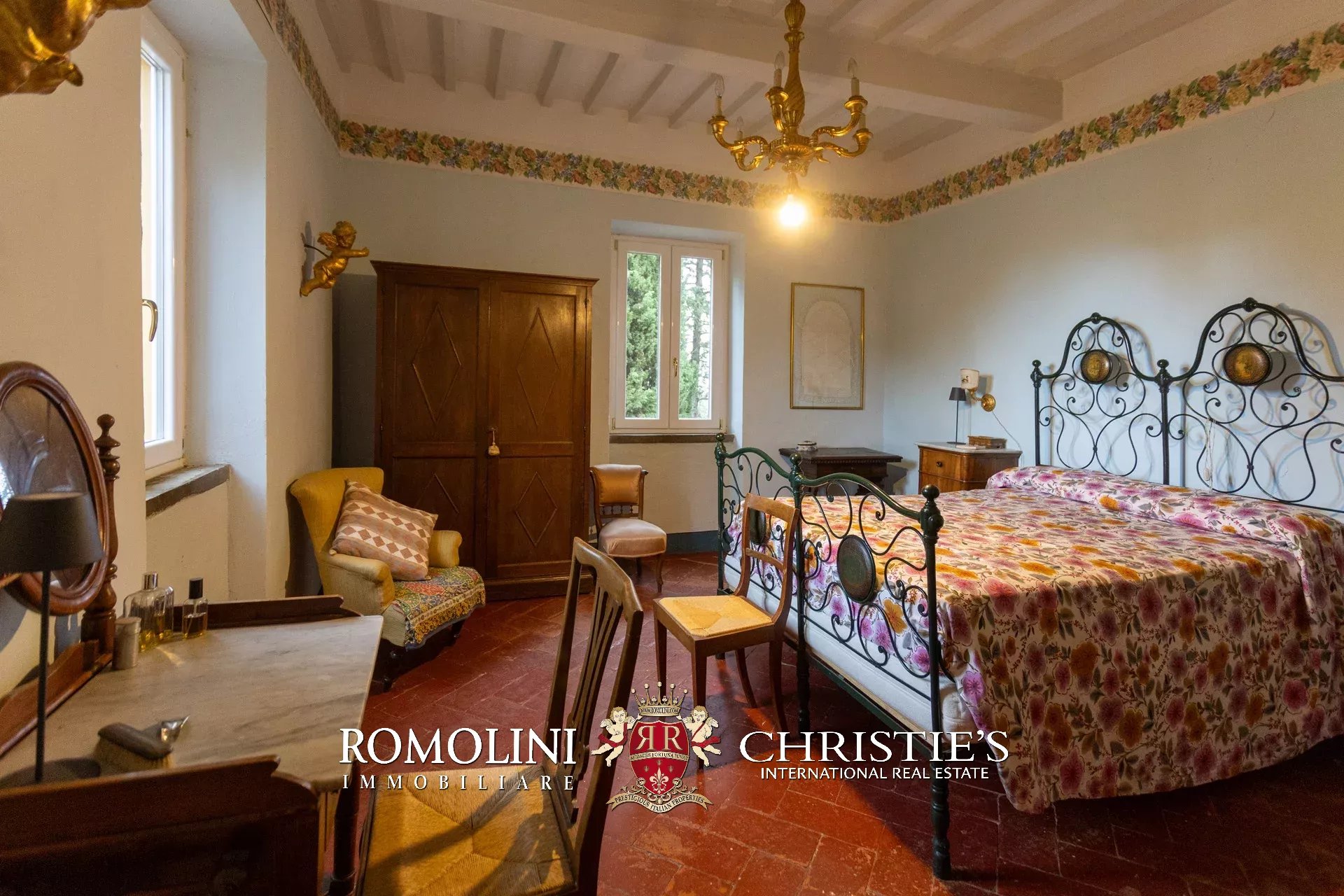 5 Bedroom Villa/Townhouse's Image 33