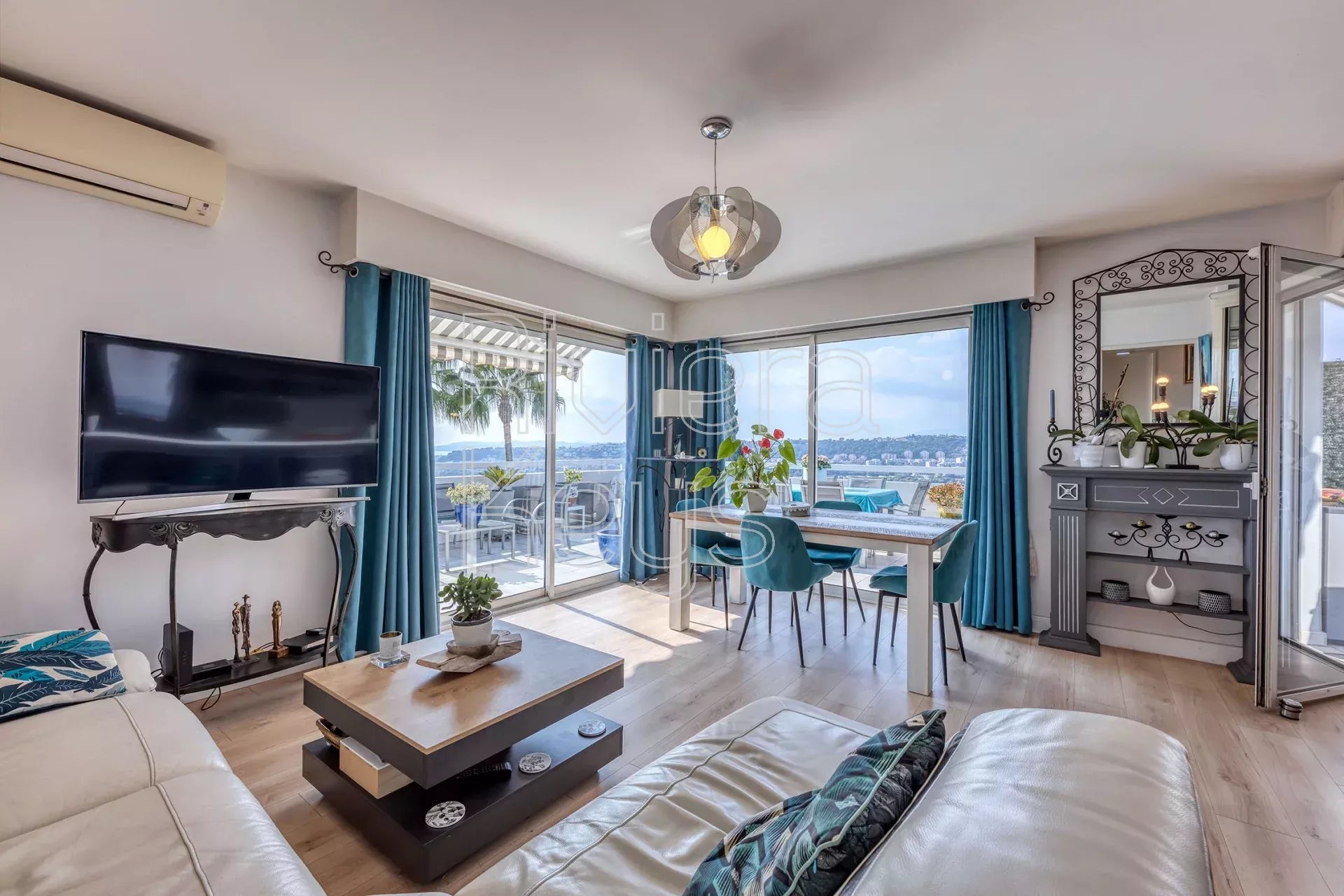 NICE - Corniche Fleurie : Appartement 3 pièces d’angle d’exception avec terrasse, vue mer panoramique, piscine et garage