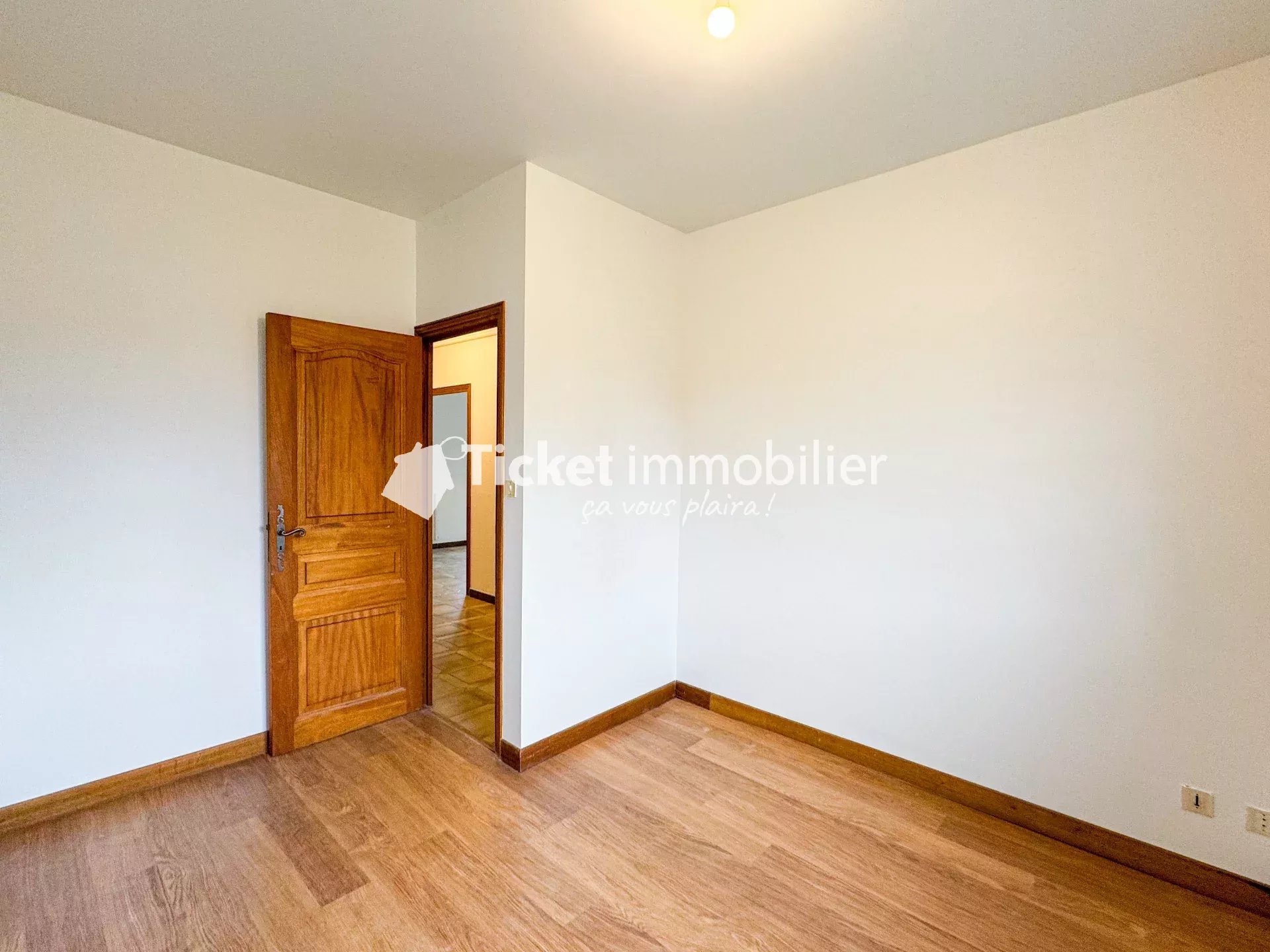 MAISON T5 DE 146m2 AVEC JARDIN de 633m2, GARAGE, CLIMATISATION ET GRANDE TERRASSE — photo 6
