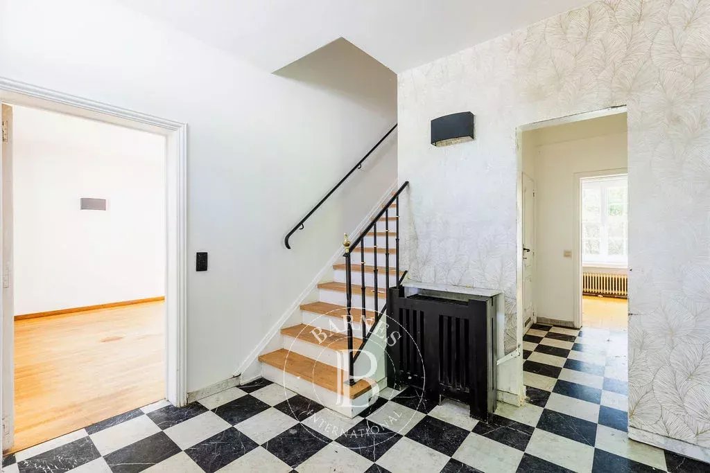 Belle villa Lipszyc avec potentiel dans domaine privé de 7ha