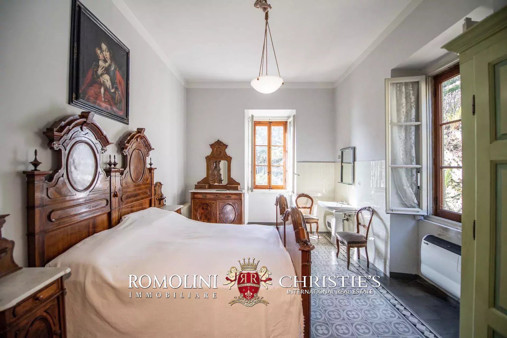 9 Bedroom Villa/Townhouse's Image 80