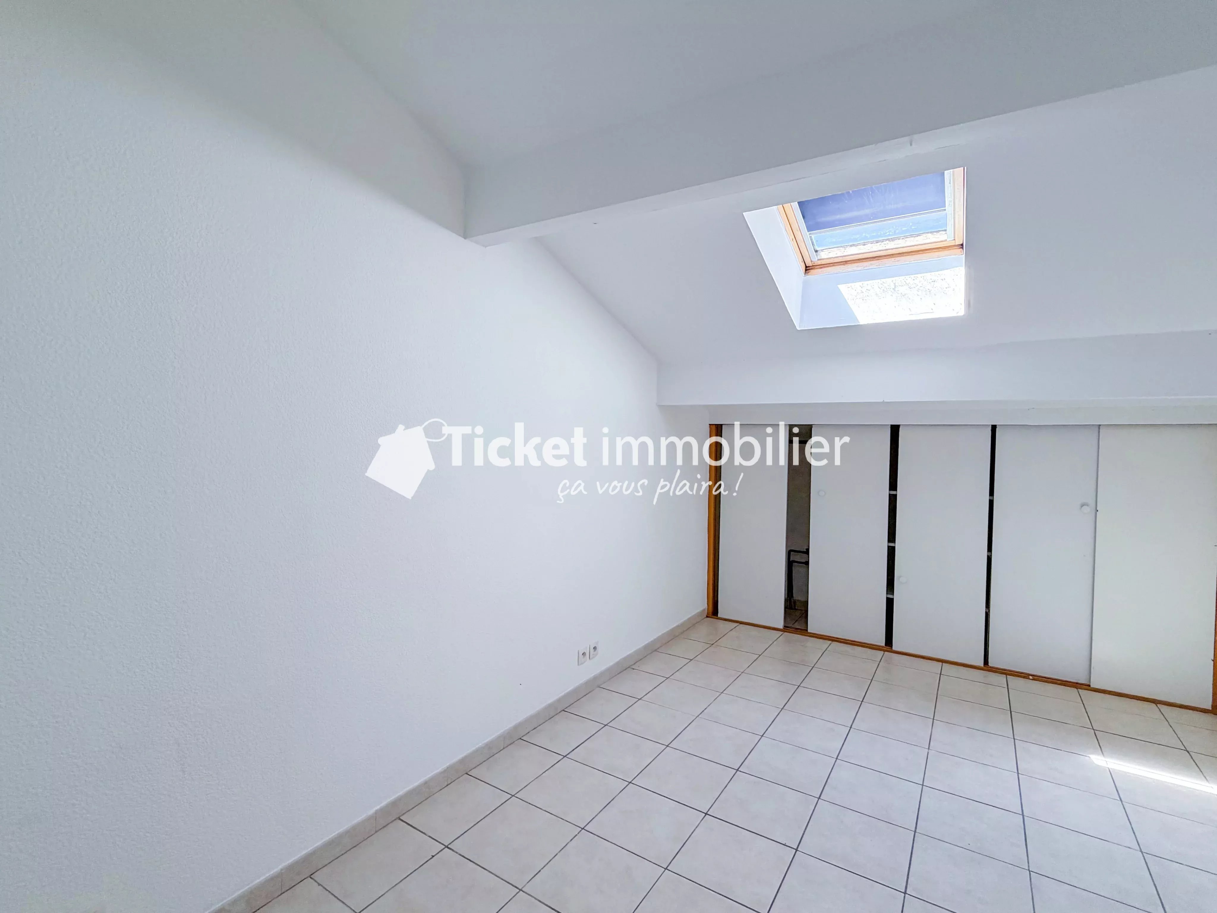 APPARTEMENT T4 107m2 DUPLEX DREMIL-LAFAGE — photo 12