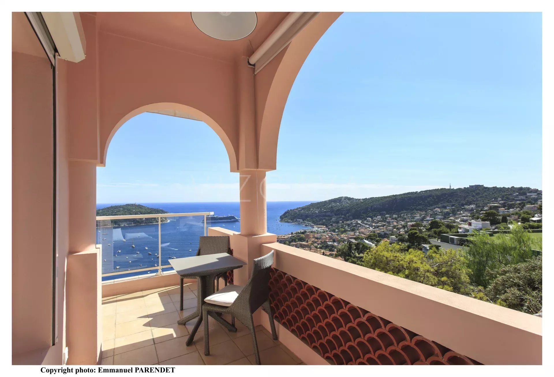 Corne d’Or – Dernier étage de villa, vue mer panoramique