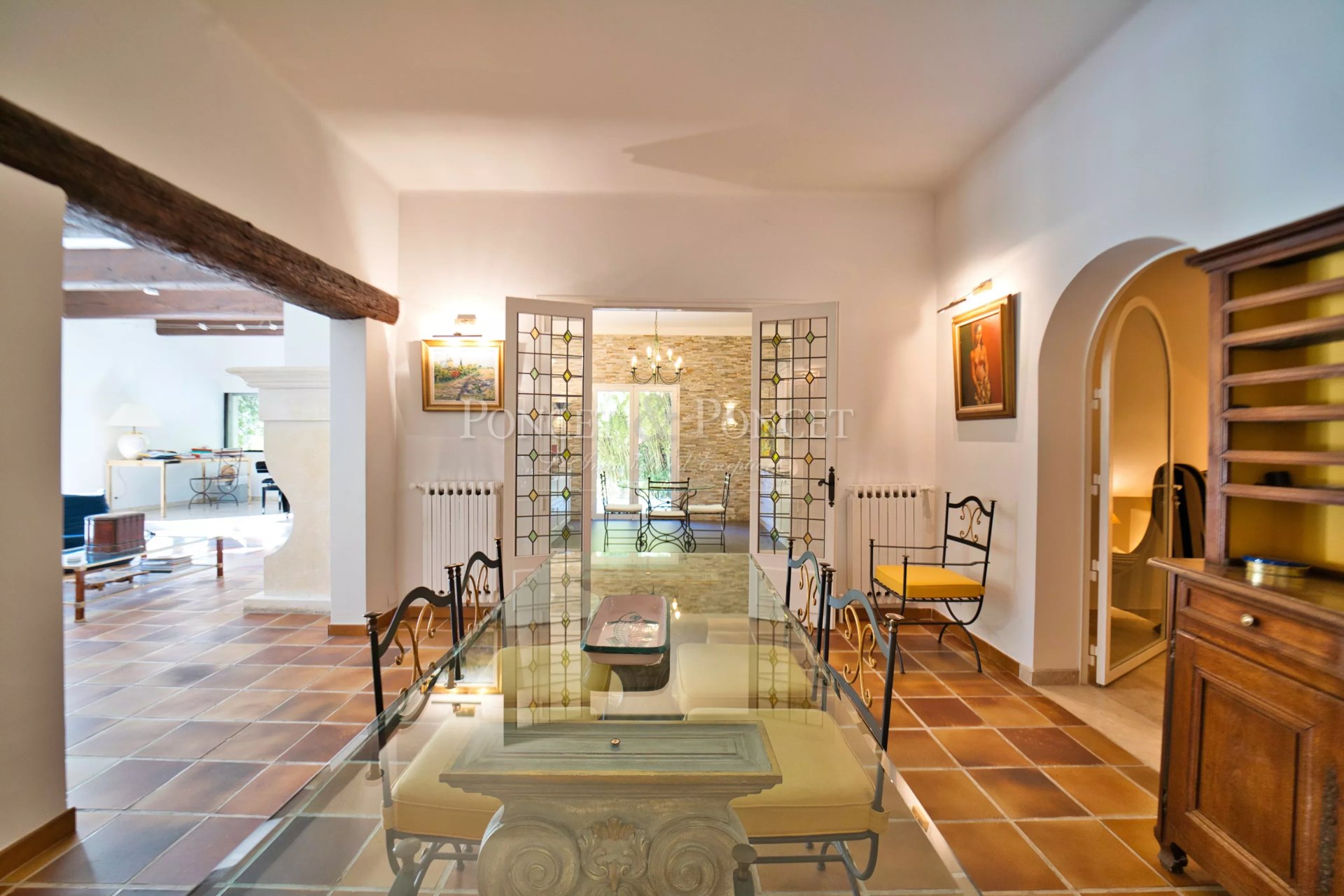 8 Bedroom Villa/Townhouse's Image 8