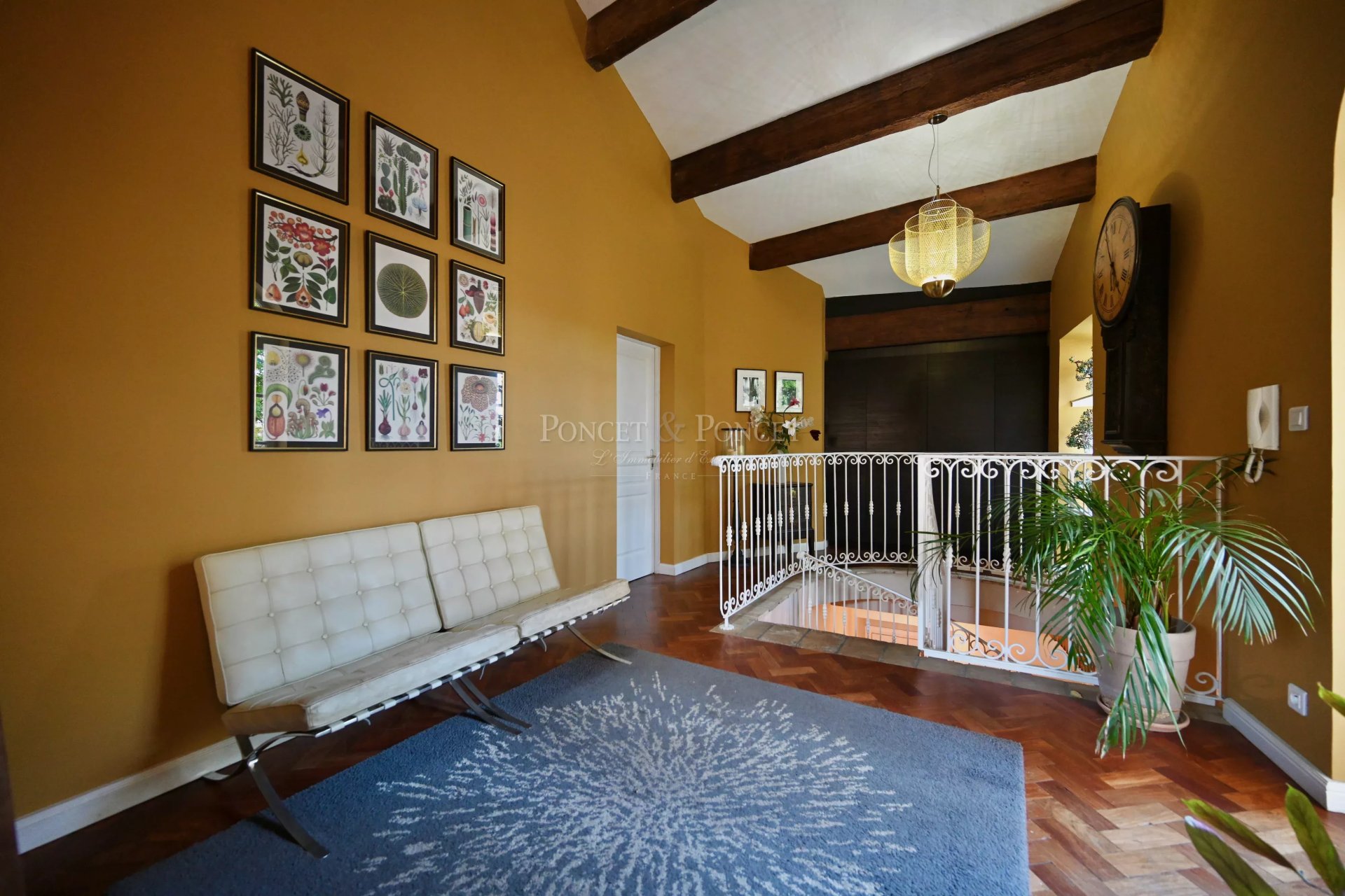 10 Bedroom Villa/Townhouse's Image 22