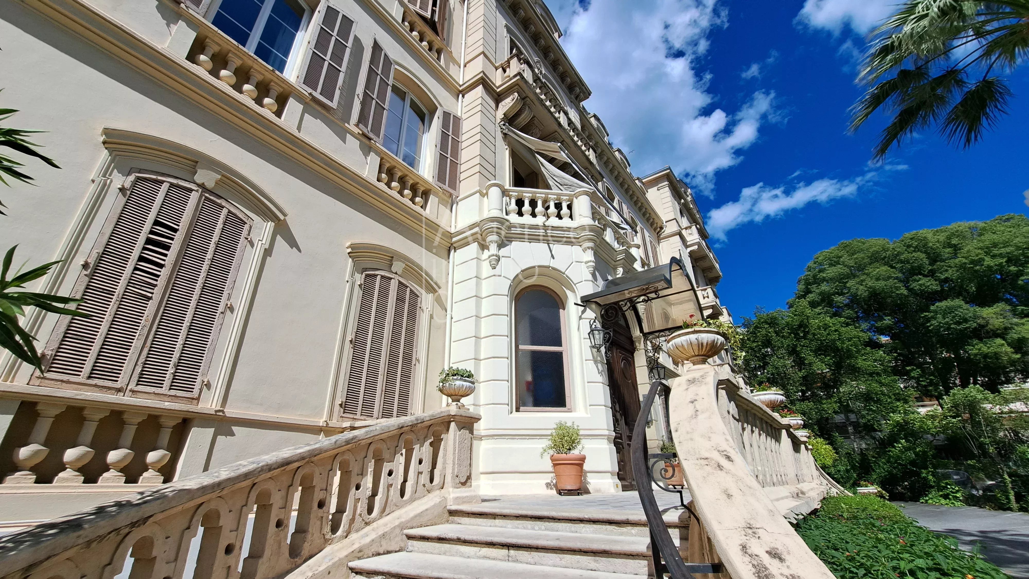 4-room apartment in a beautiful condominium