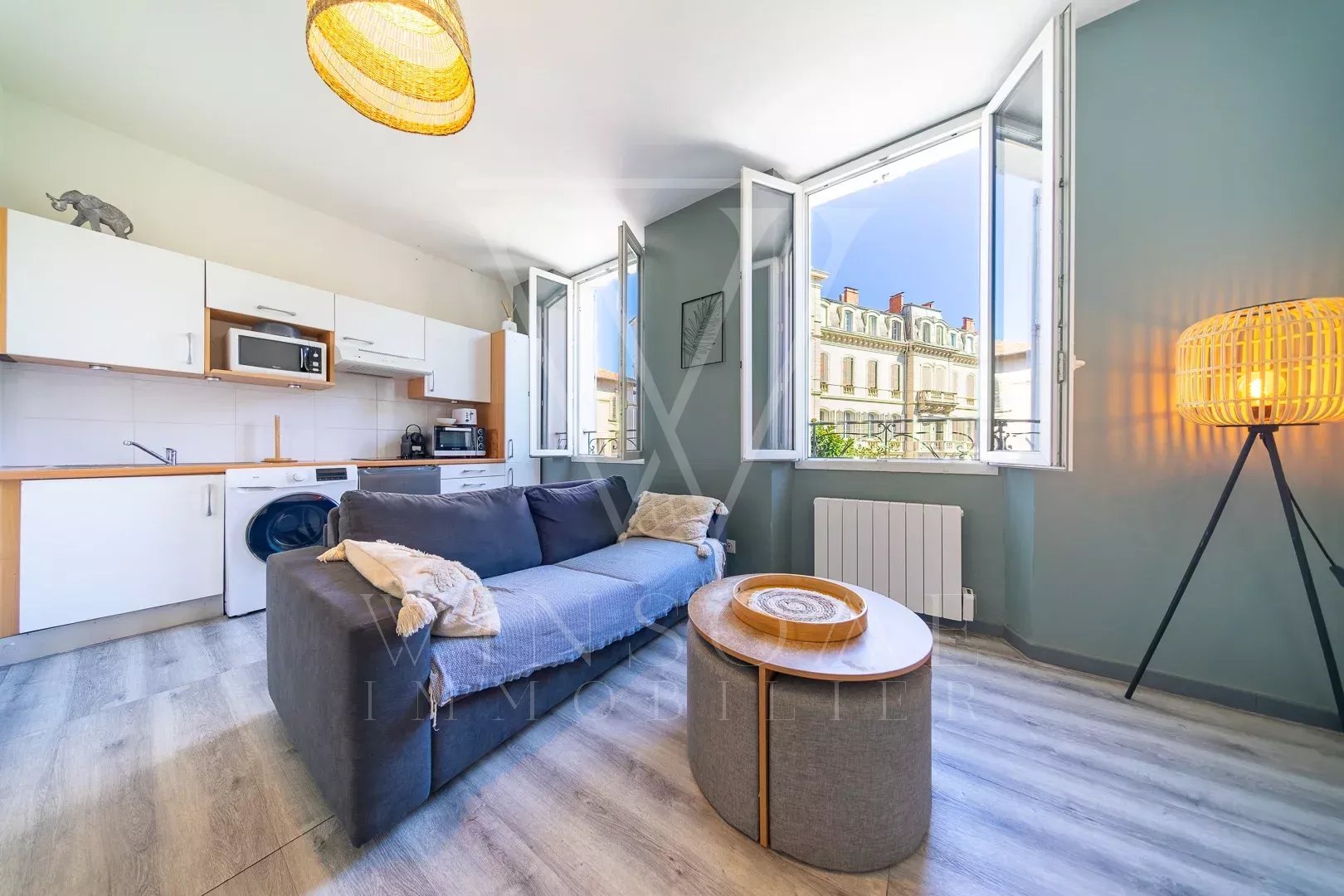 Studio 25 m2 dernier étage