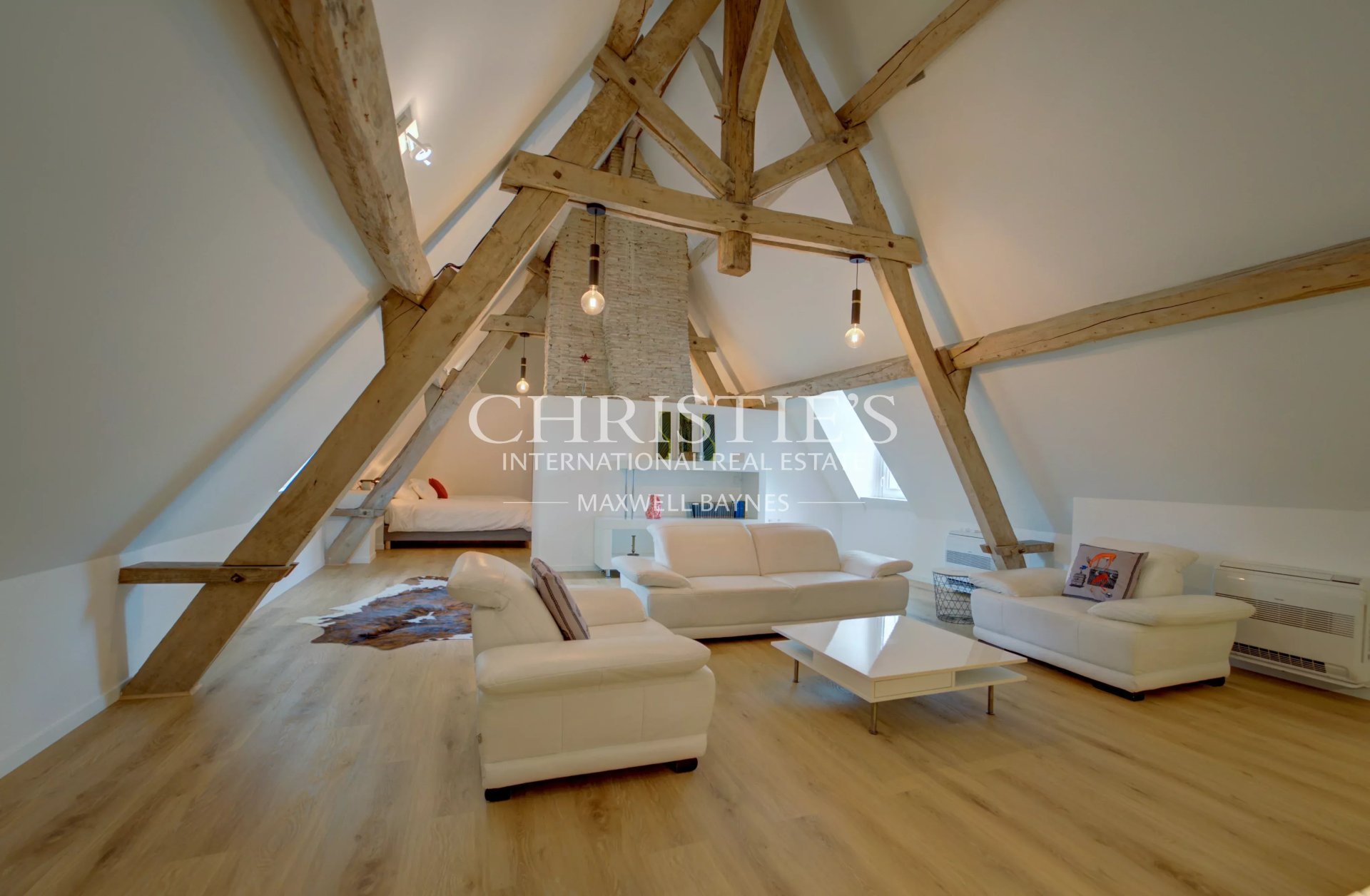 9 Bedroom Chateau's Image 32