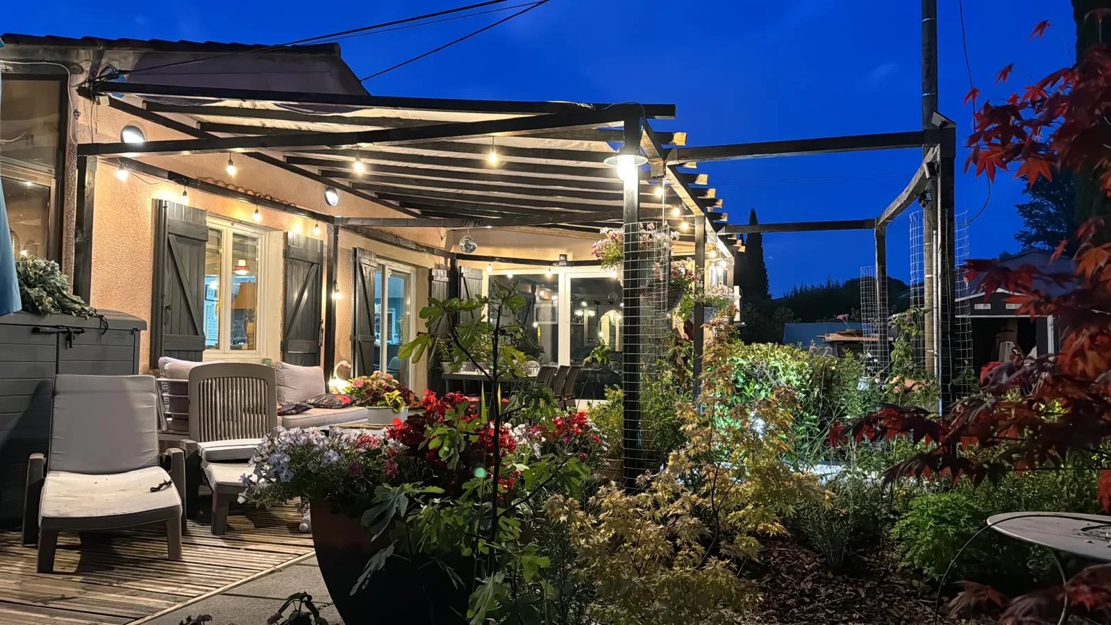 ENTRECASTEAUX RENOVATED VILLA