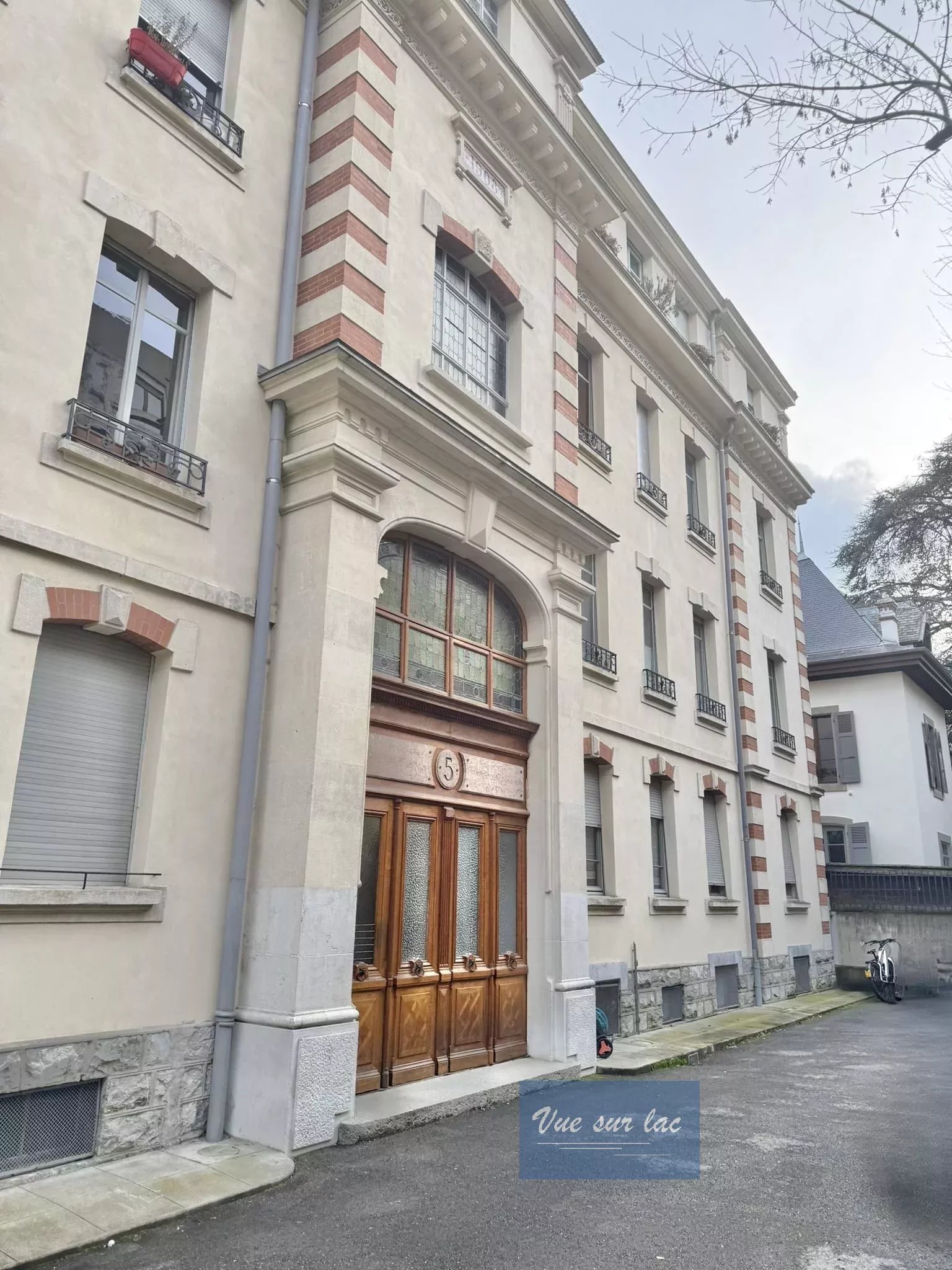 3bed apartment with large terrace in the center of Geneva!