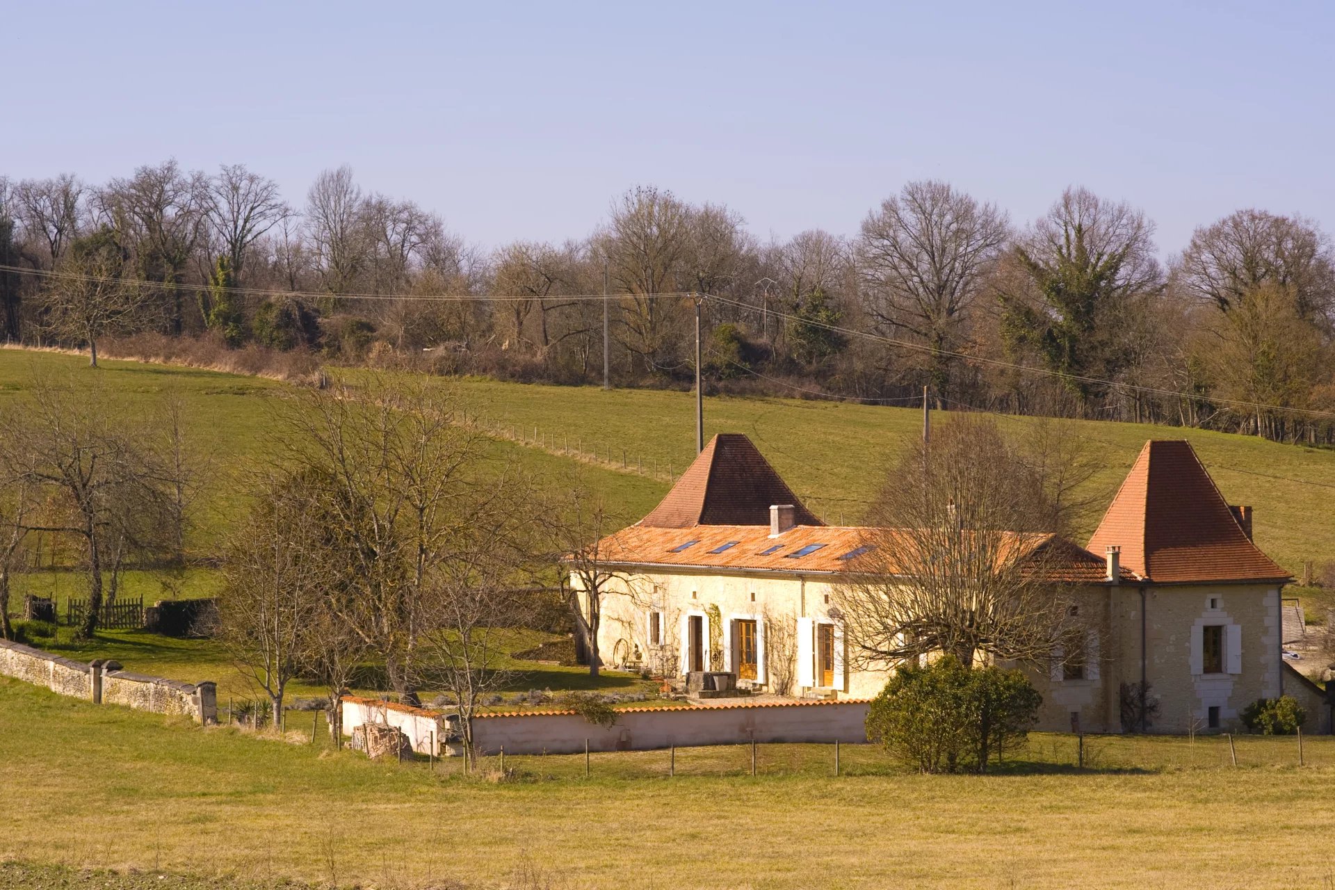 Exceptional 5 bedroom property with beautiful views