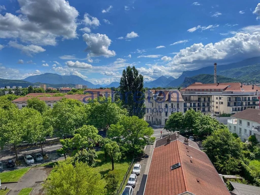 Eaux Claires, T4 en 5ème étage avec vue Montagne