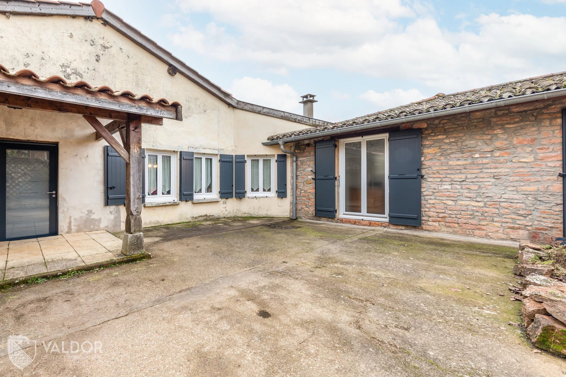 Maison de village de 100m2 avec cour et terrasse