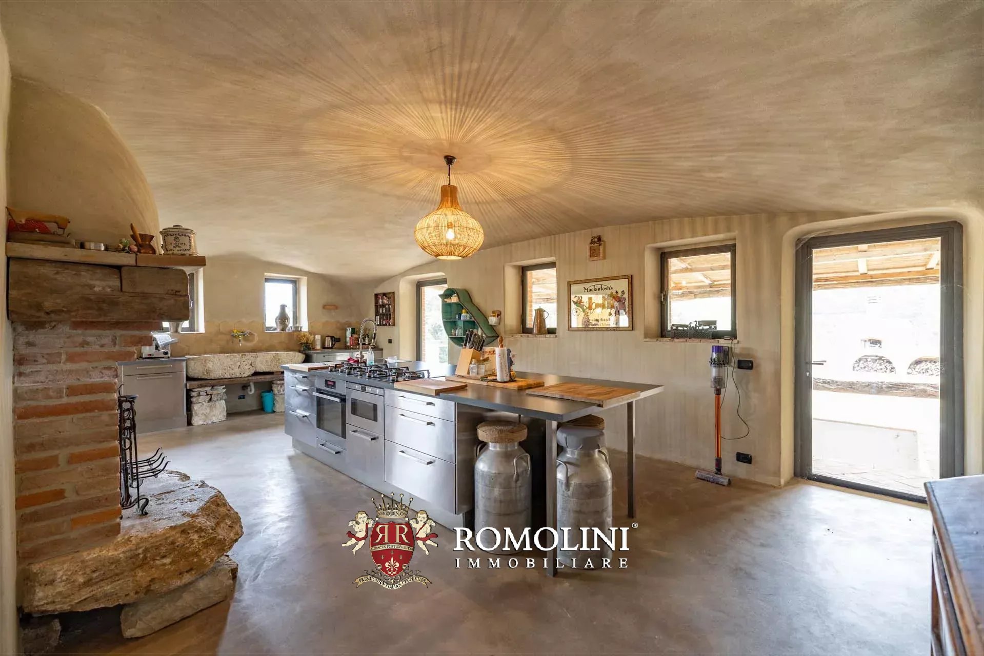 7 Bedroom Villa/Townhouse's Image 19