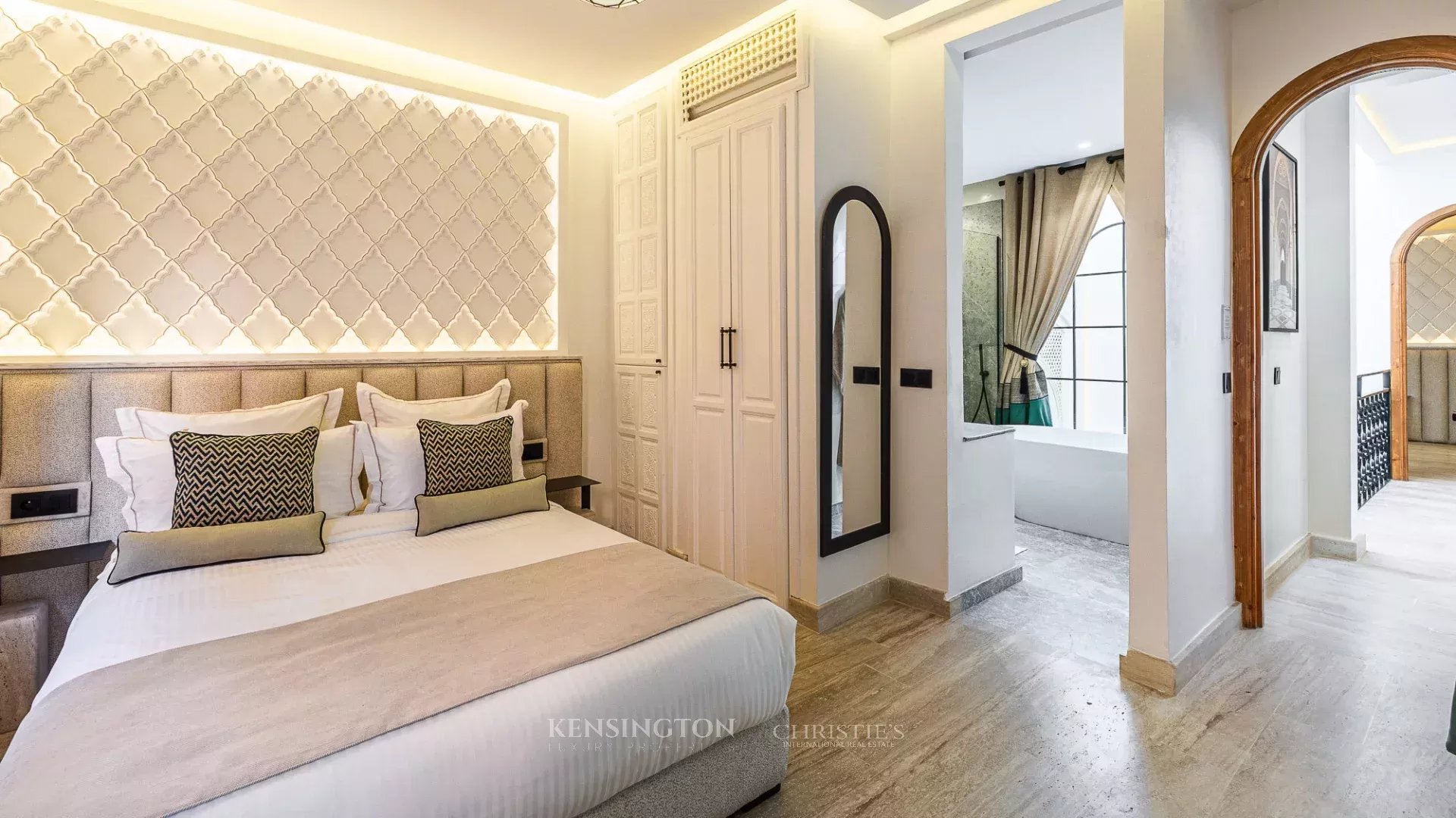 5 Bedroom Villa/Townhouse's Image 8