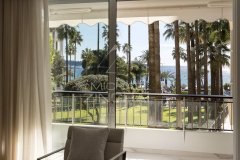 Luxury 2-Bedroom Apartment for Sale on Cannes Croisette | Sea View — photo 2 of 7