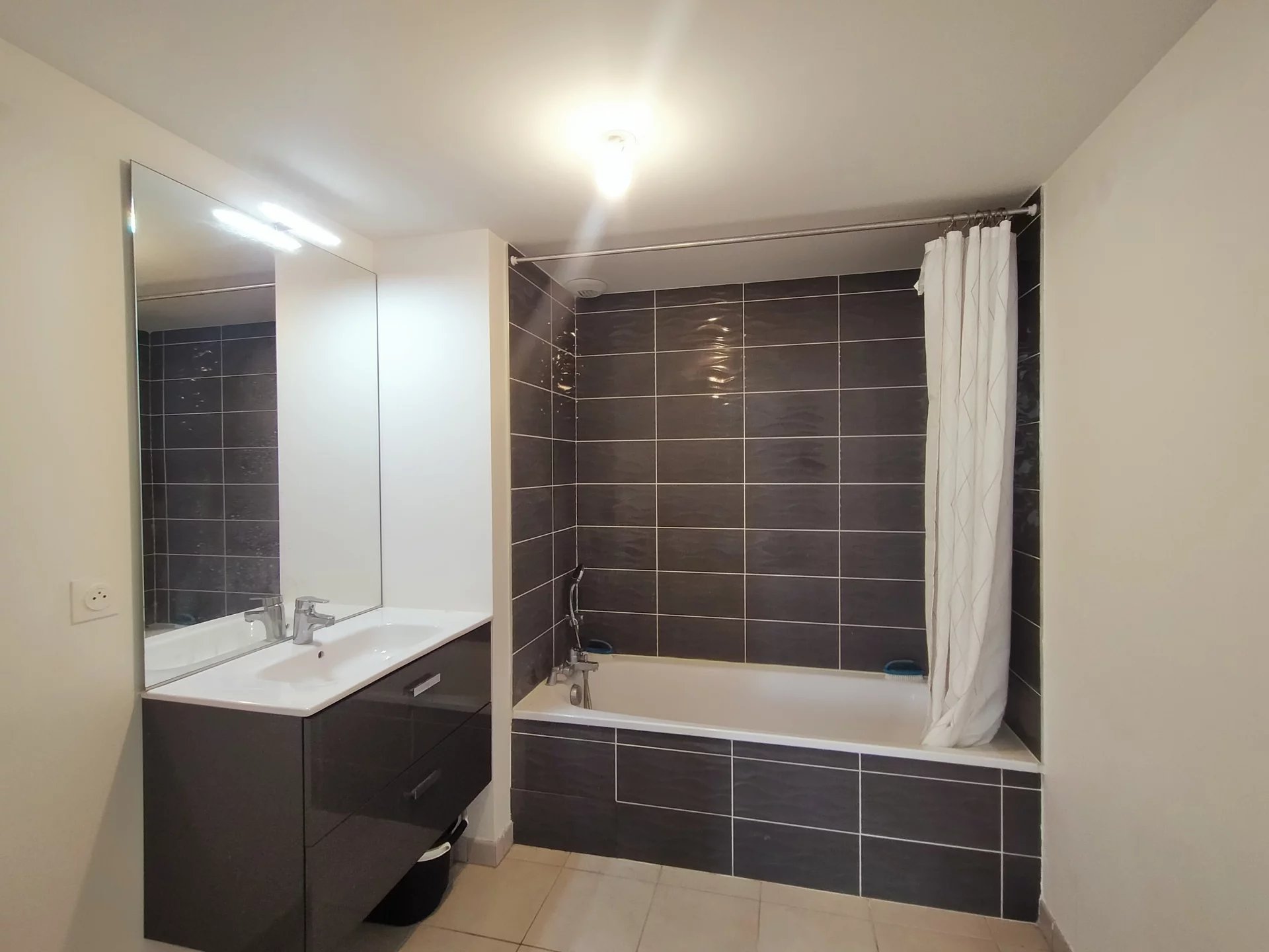 5359152 Location Villeurbanne