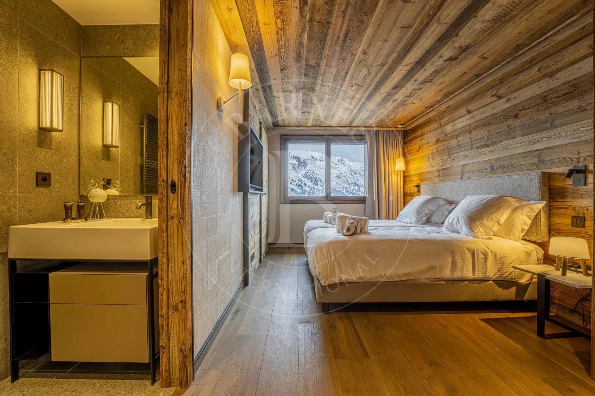 Méribel Superb 5-bedroom duplex apartment at Rond Point des Pistes