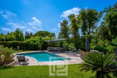 Gated Estate – Lovely Renovated Provençal Villa with Views of the Historic Village of Mougins — photo 4 of 7
