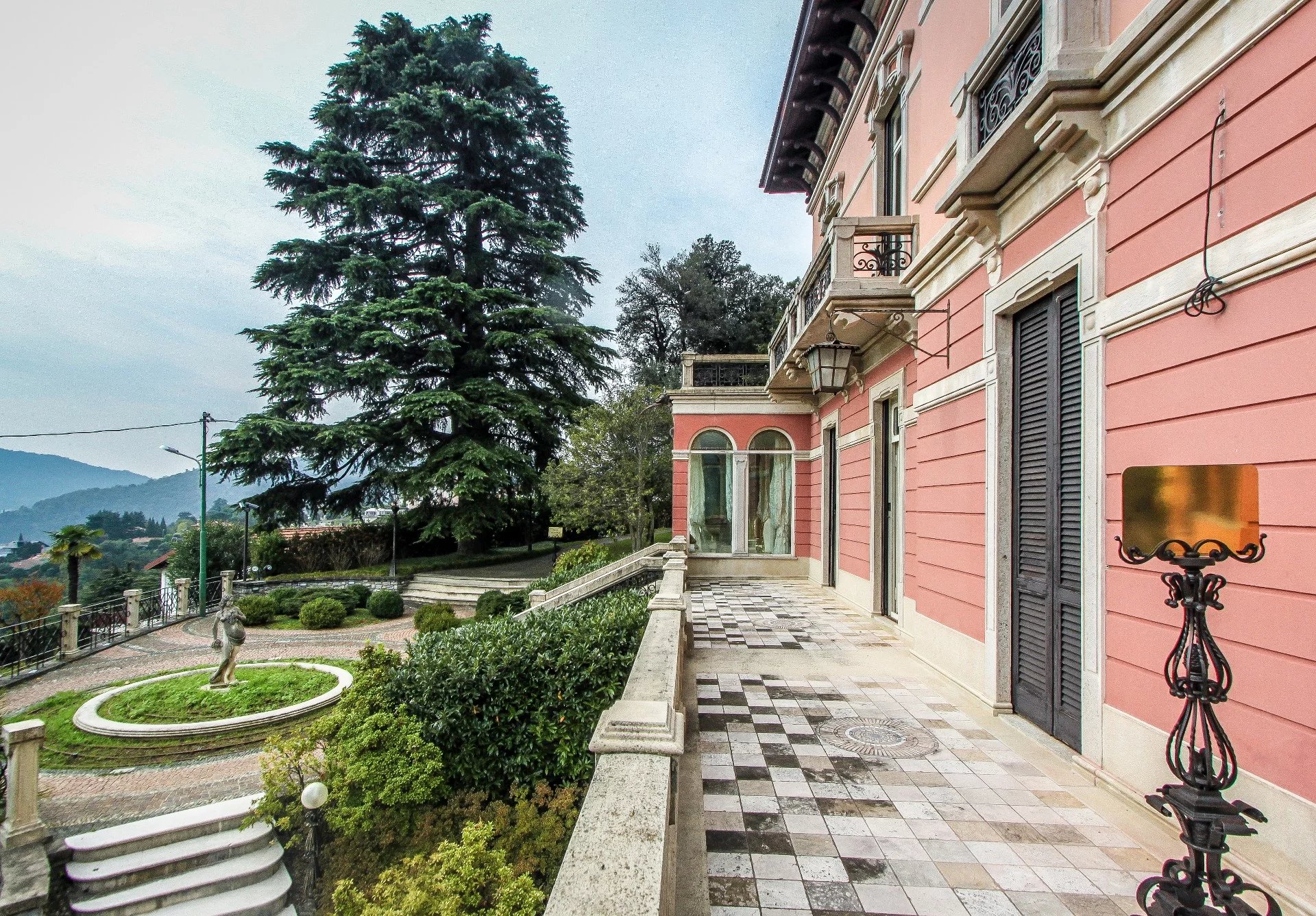 Villa Cernobbio - picture 5 title=
