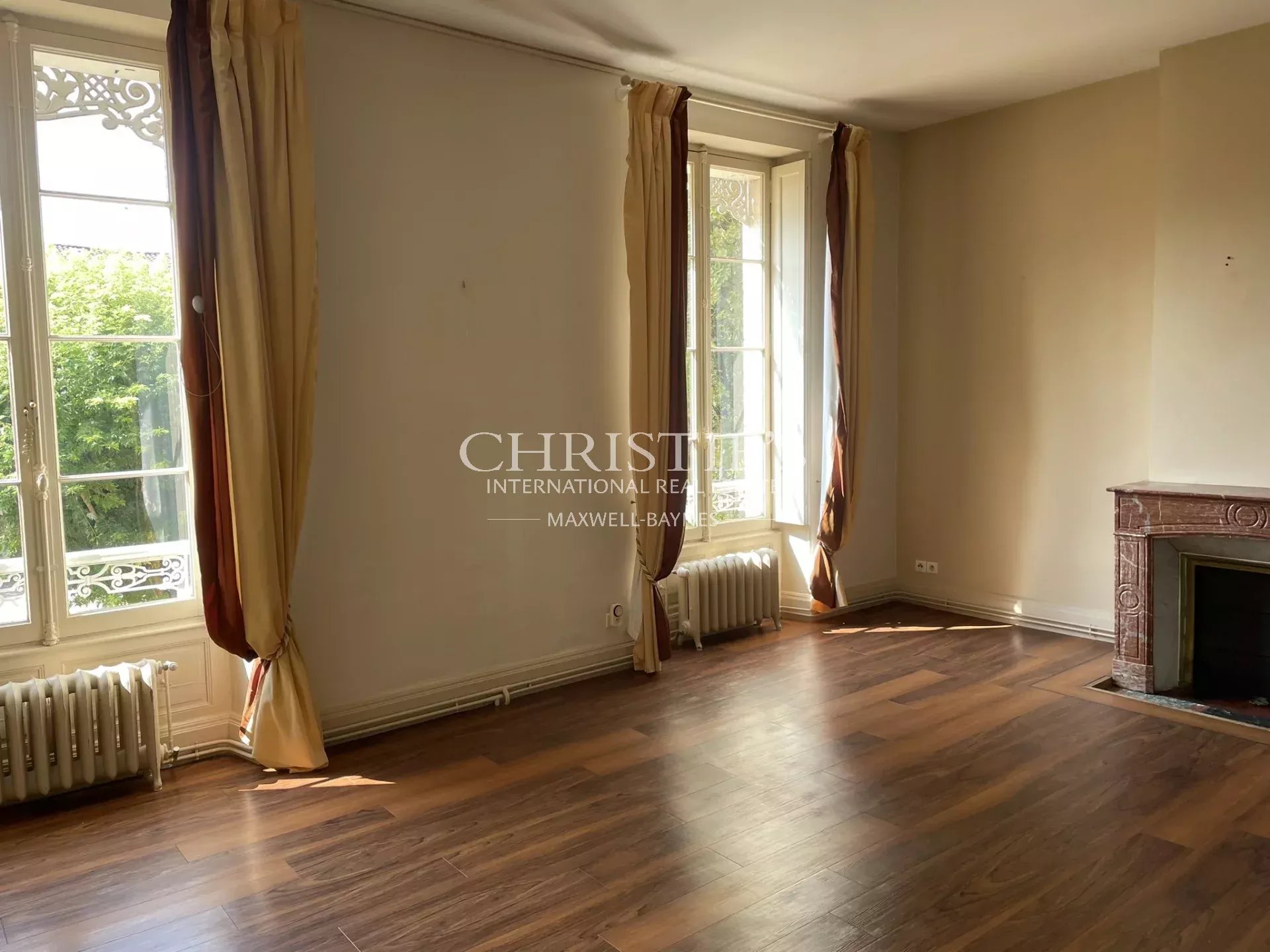 9 Bedroom Villa/Townhouse's Image 14