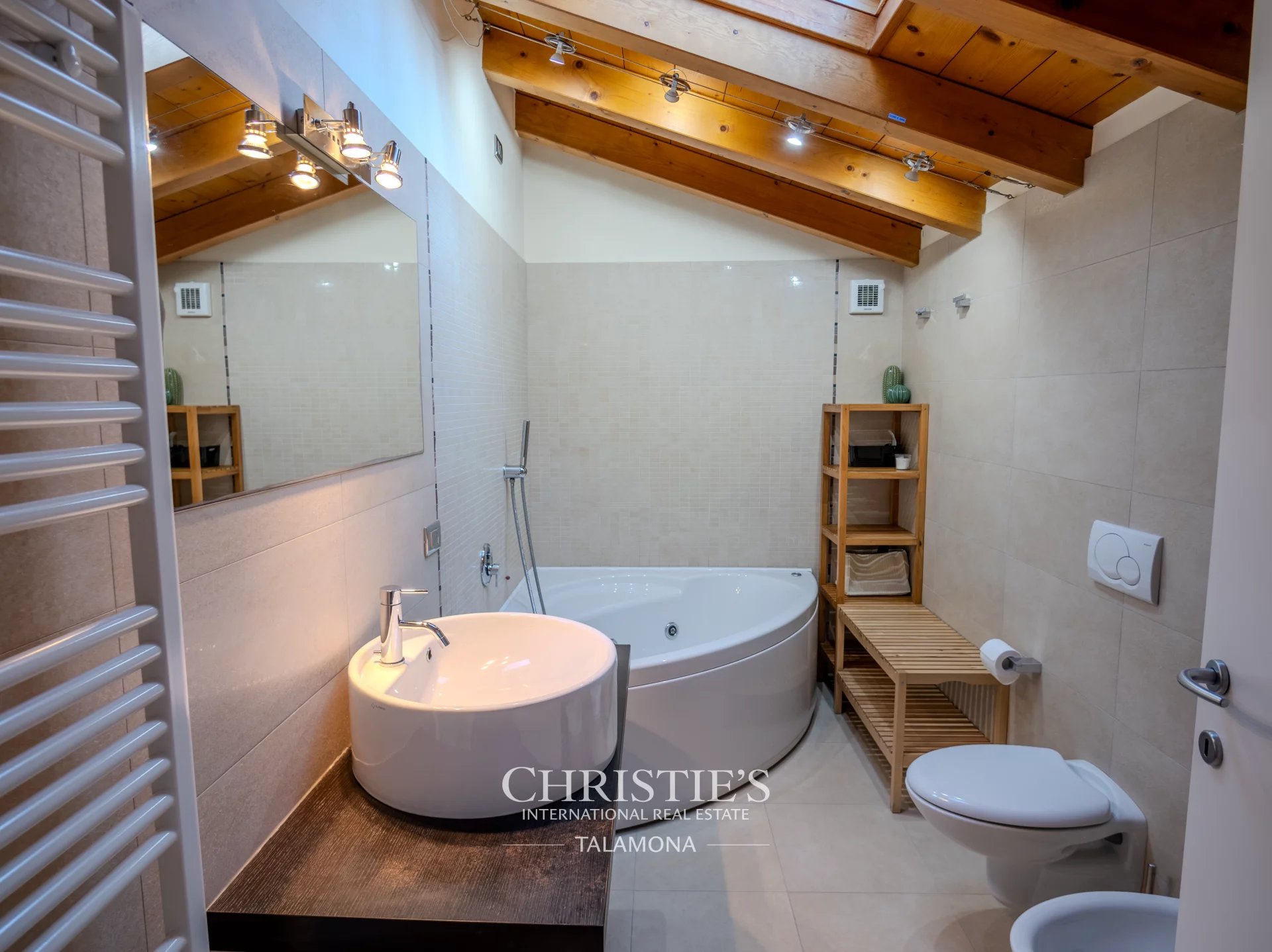 4 Bedroom Villa/Townhouse's Image 16