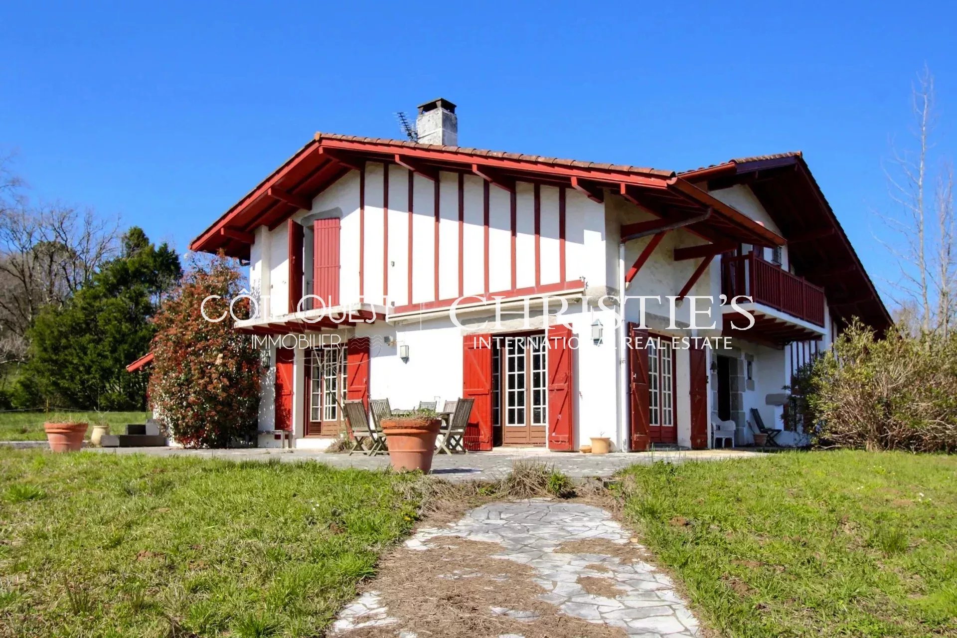 For sale Ascain - House with swimming pool and mountains view