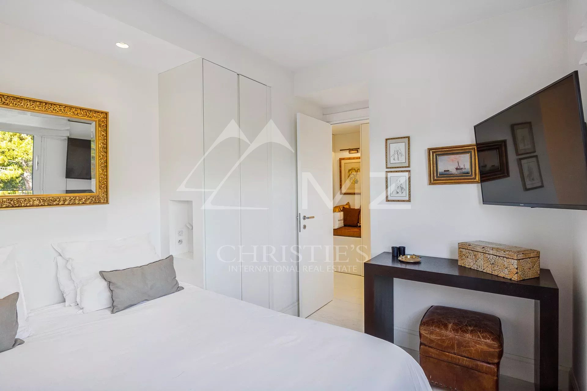 2 Bedroom Apartment/Flat's Image 14